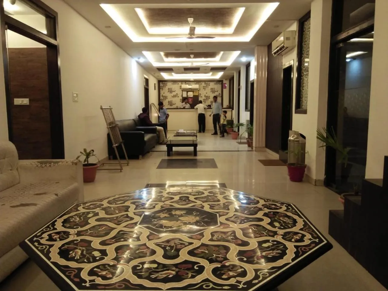 Lobby or reception in Hotel Agra Dazzling East Gate