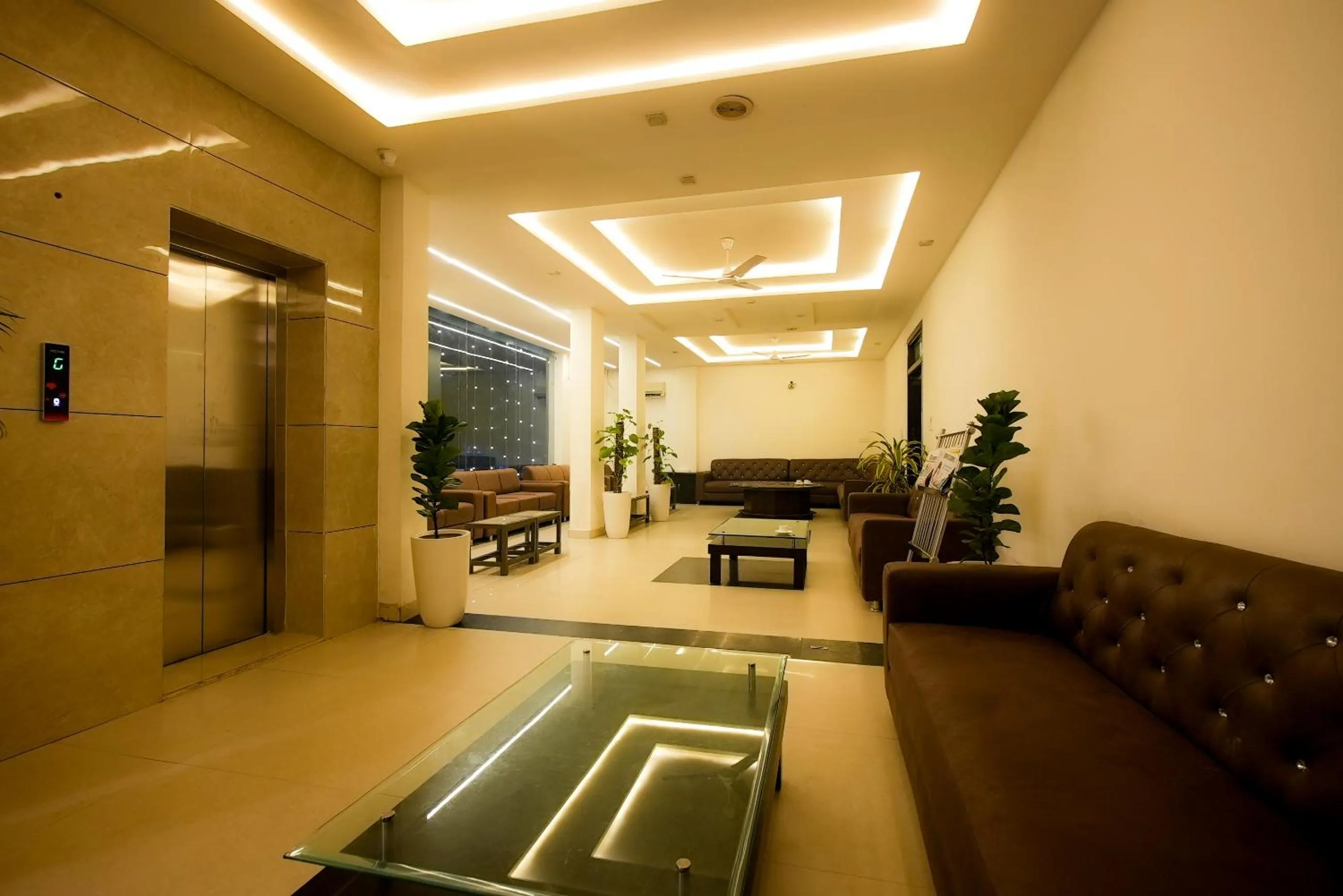 Seating area in Hotel Agra Dazzling East Gate