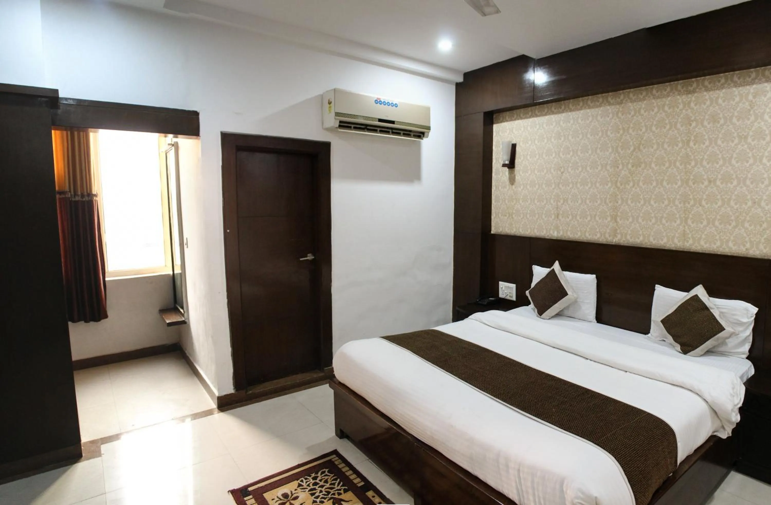 Bed in Hotel Agra Dazzling East Gate