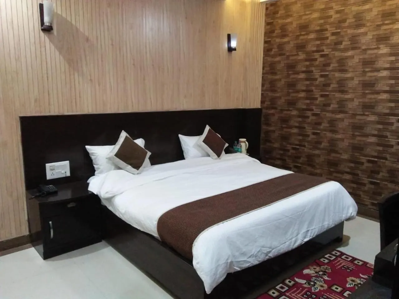 Bed in Hotel Agra Dazzling East Gate