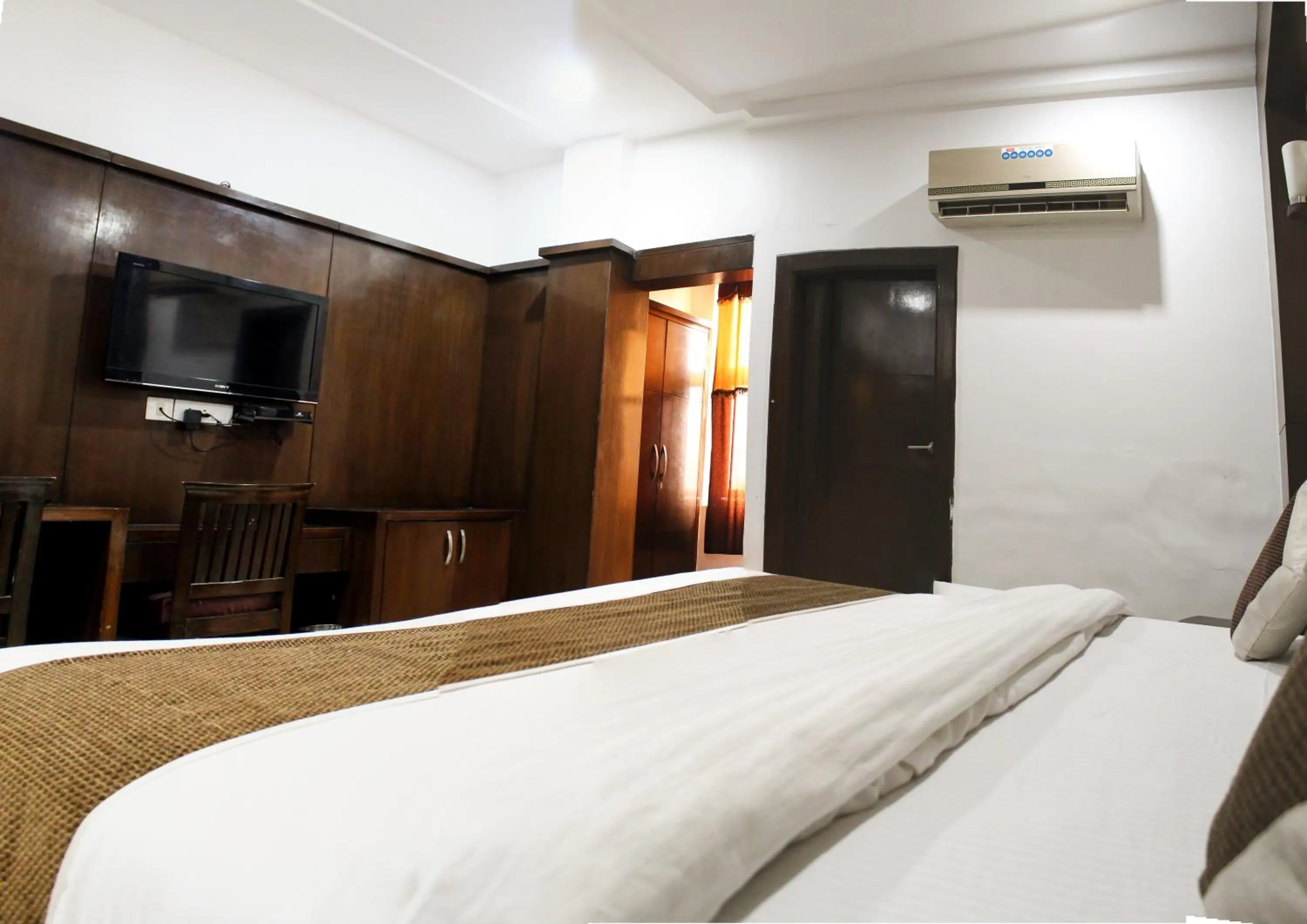 Bed in Hotel Agra Dazzling East Gate