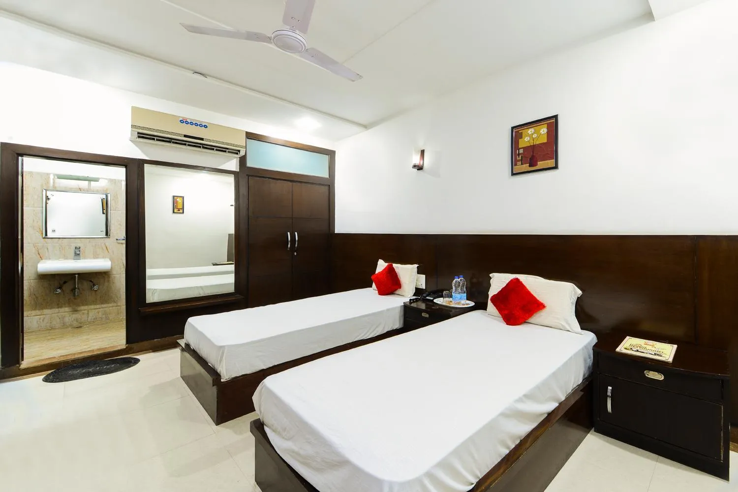Bed in Hotel Agra Dazzling East Gate