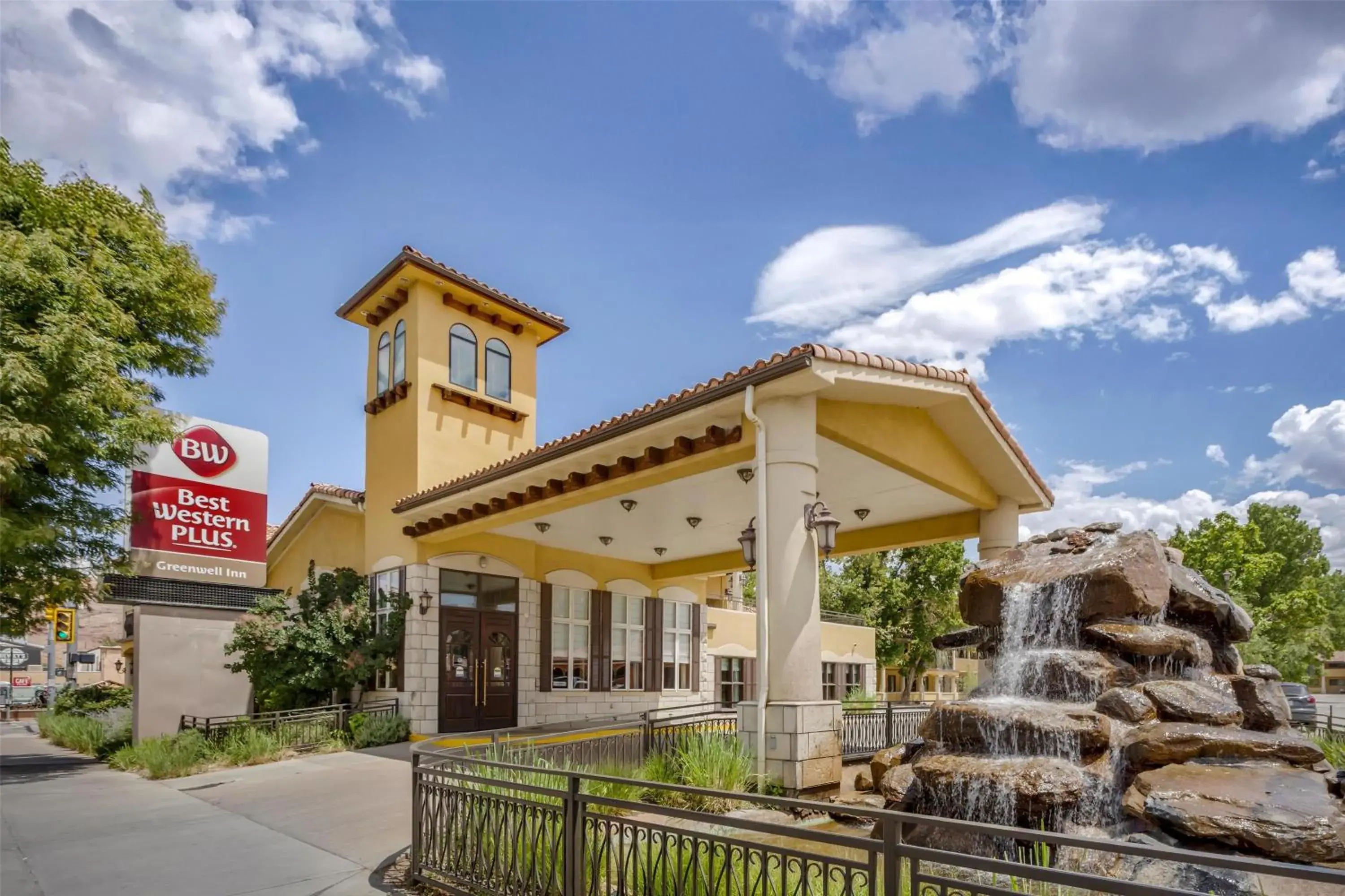 Property building in Best Western Plus Greenwell Inn Property building in Best Western Plus Greenwell Inn