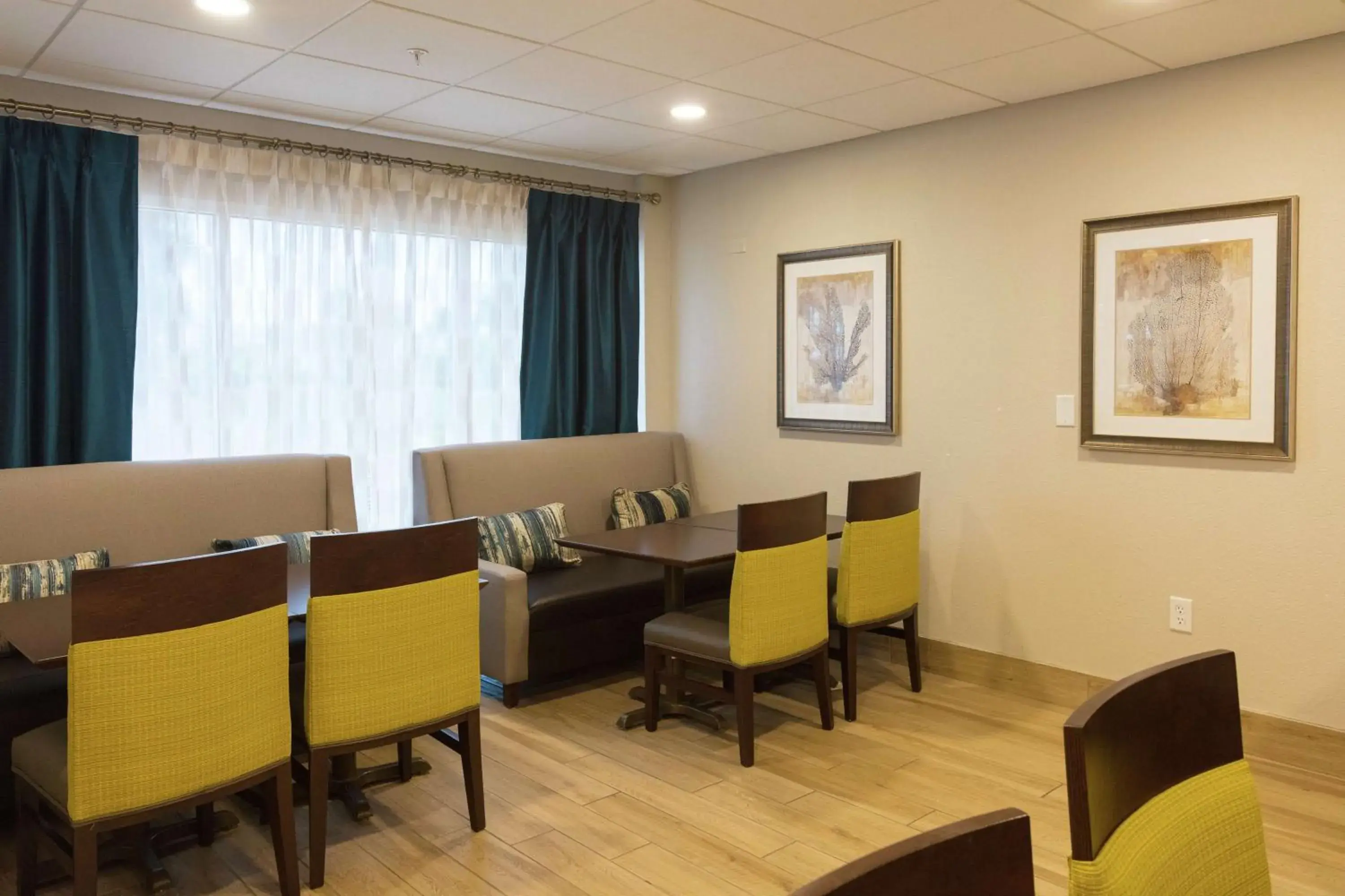 Breakfast in Hampton Inn Saint Augustine Beach Breakfast in Hampton Inn Saint Augustine Beach