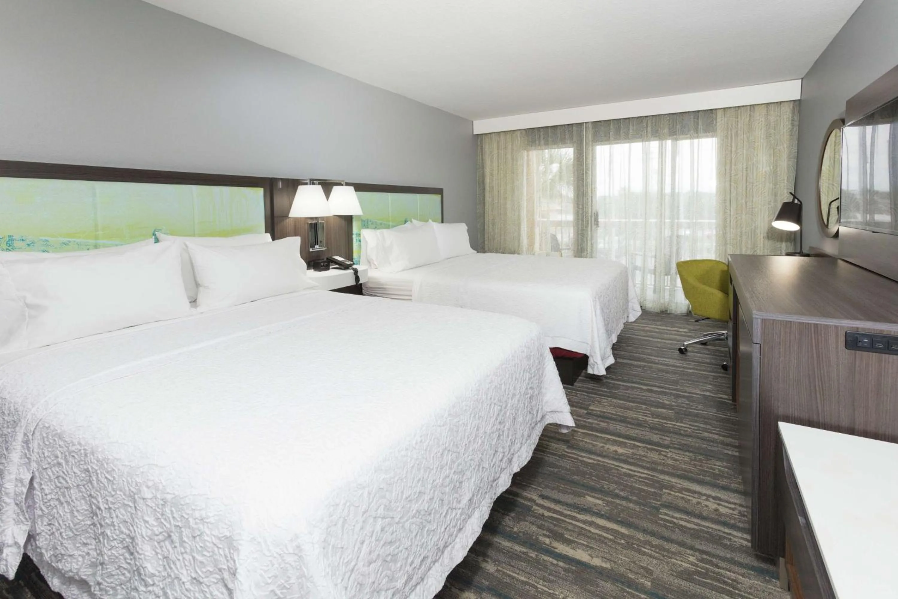 Bed in Hampton Inn Saint Augustine Beach