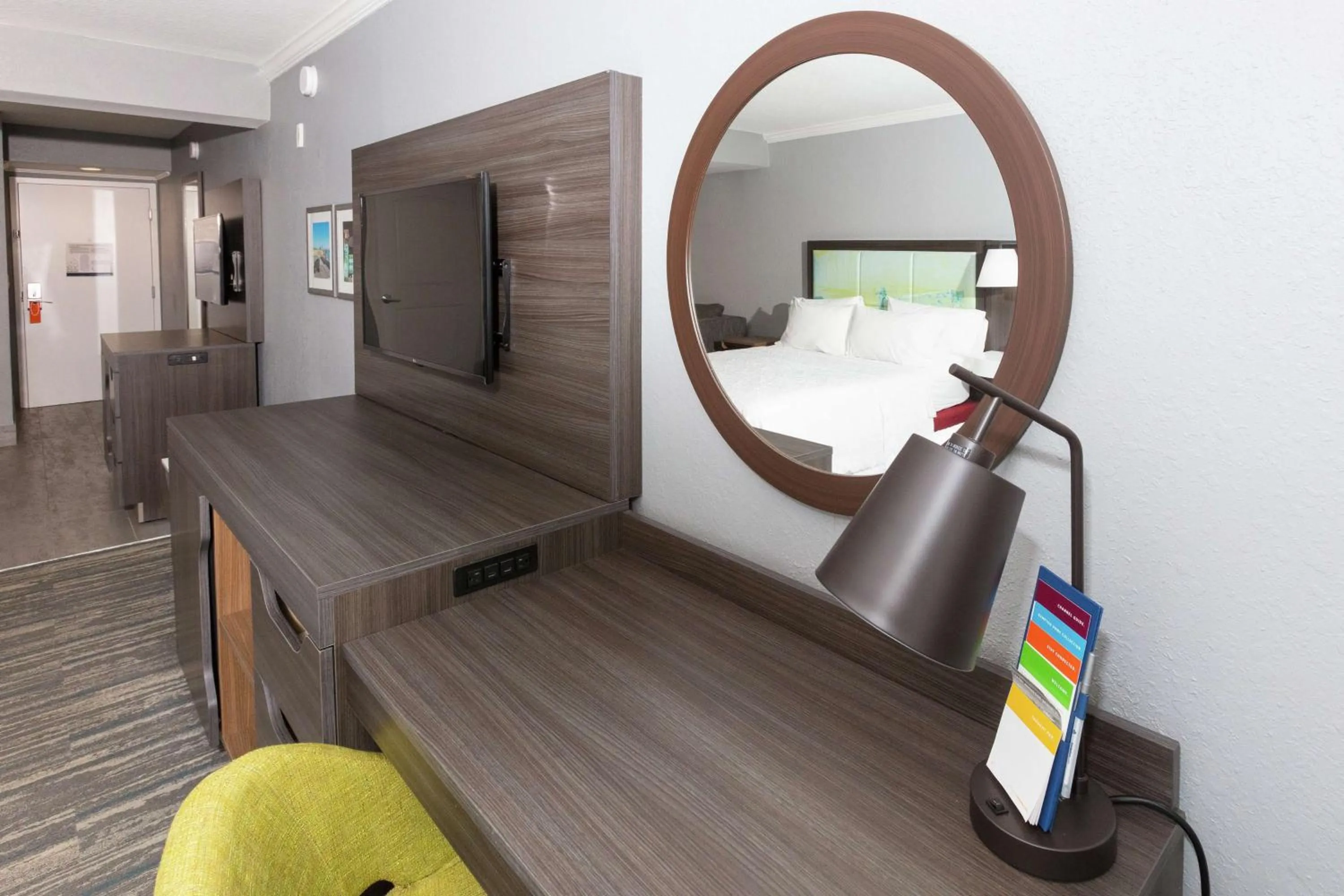 Bedroom in Hampton Inn Saint Augustine Beach