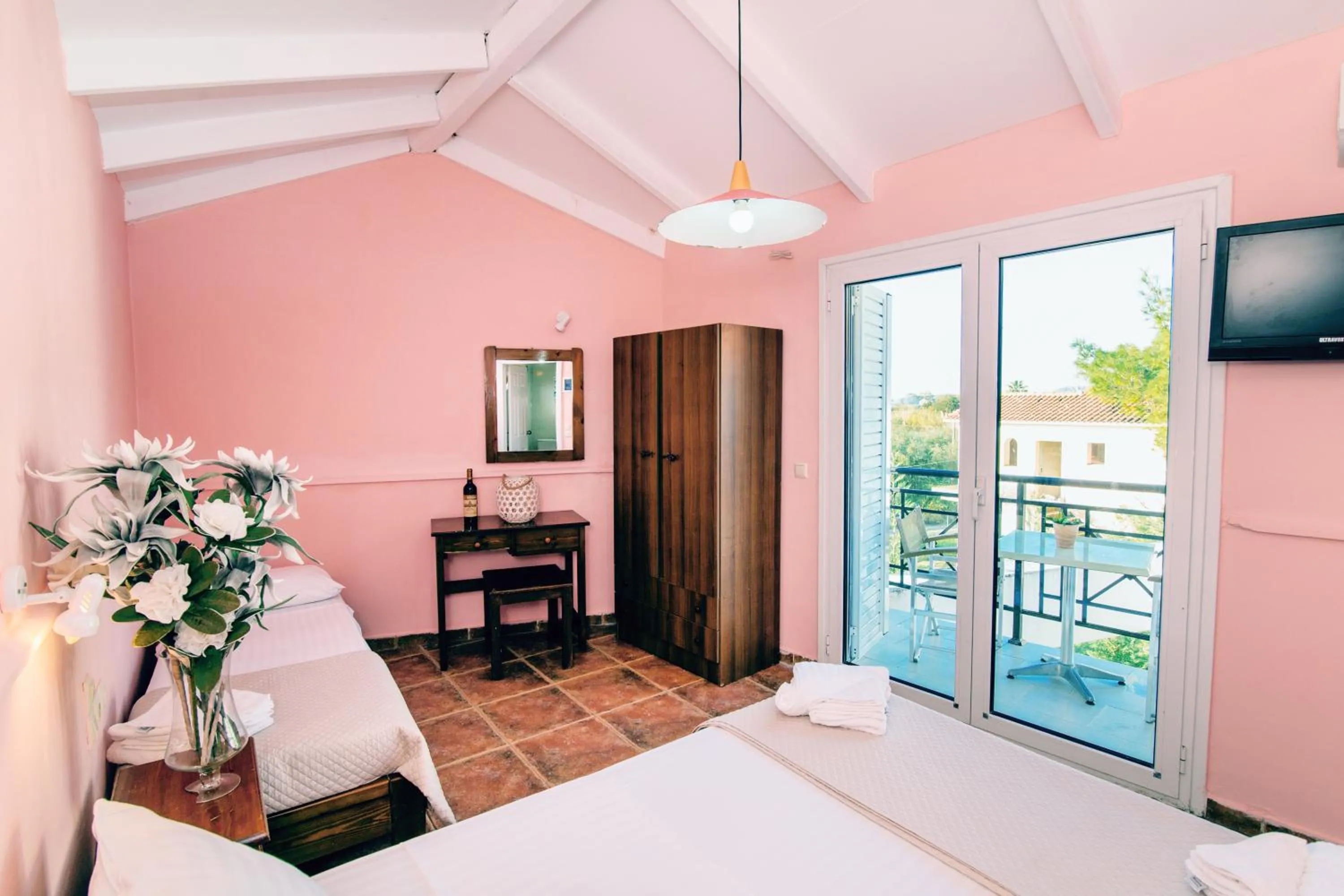 TV and multimedia, Bed in Hotel Aura