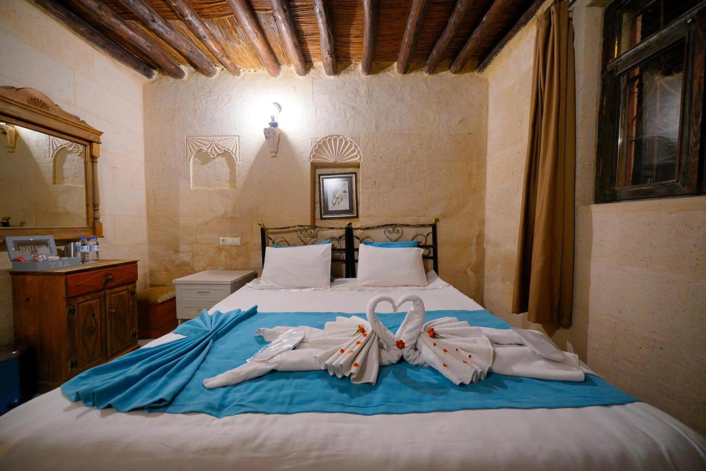Bedroom in Antik Cave House