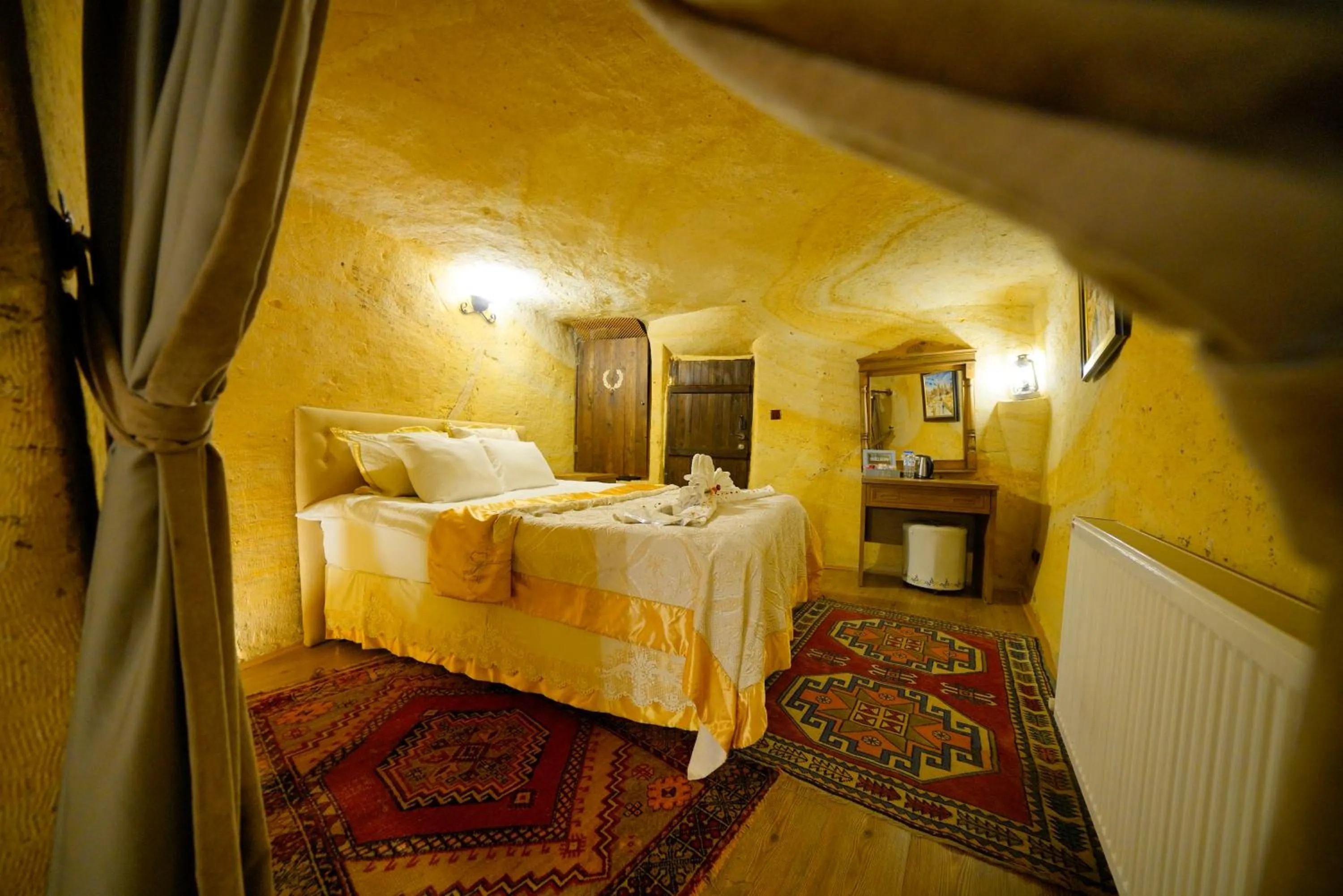 Bed in Antik Cave House