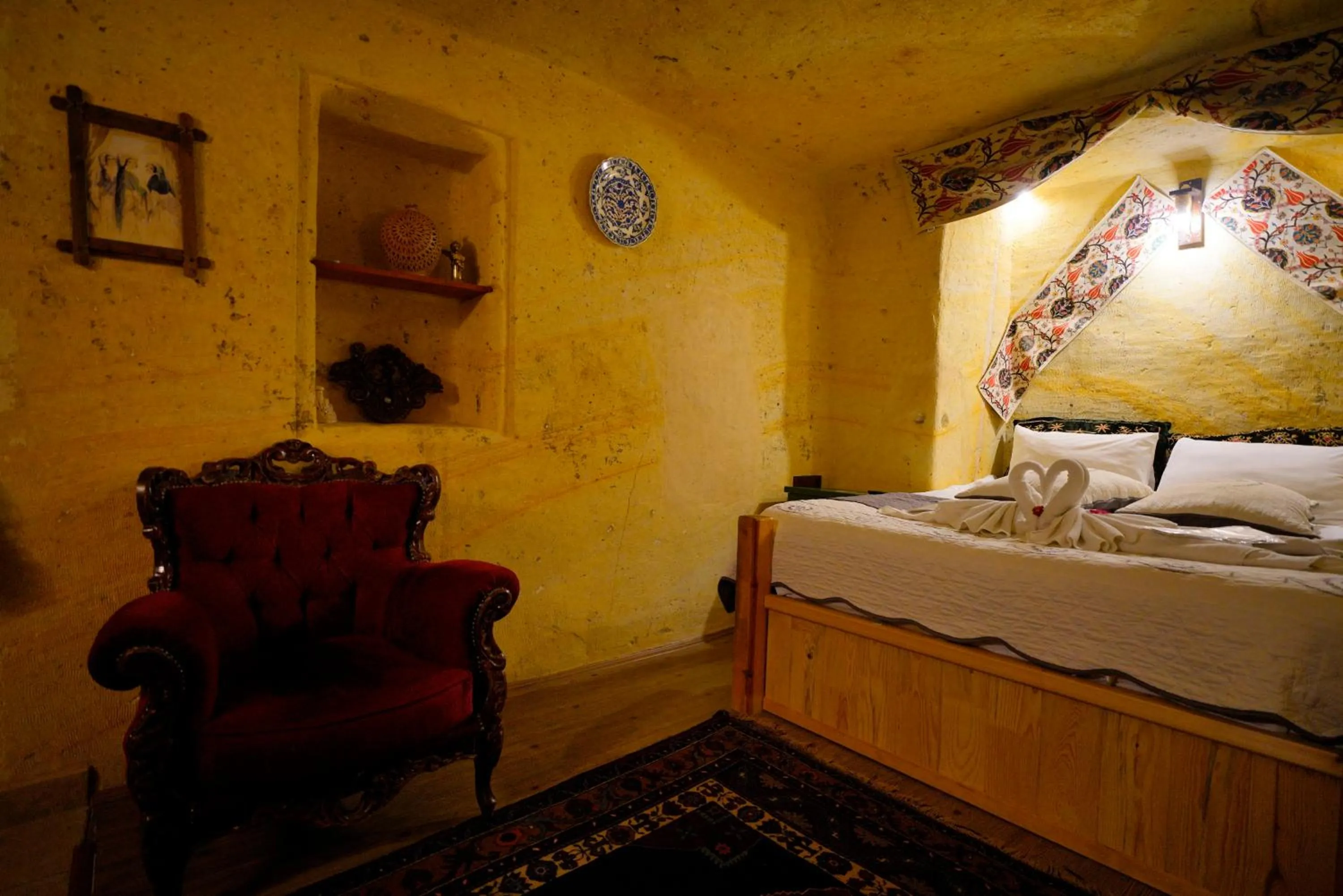 Bedroom in Antik Cave House
