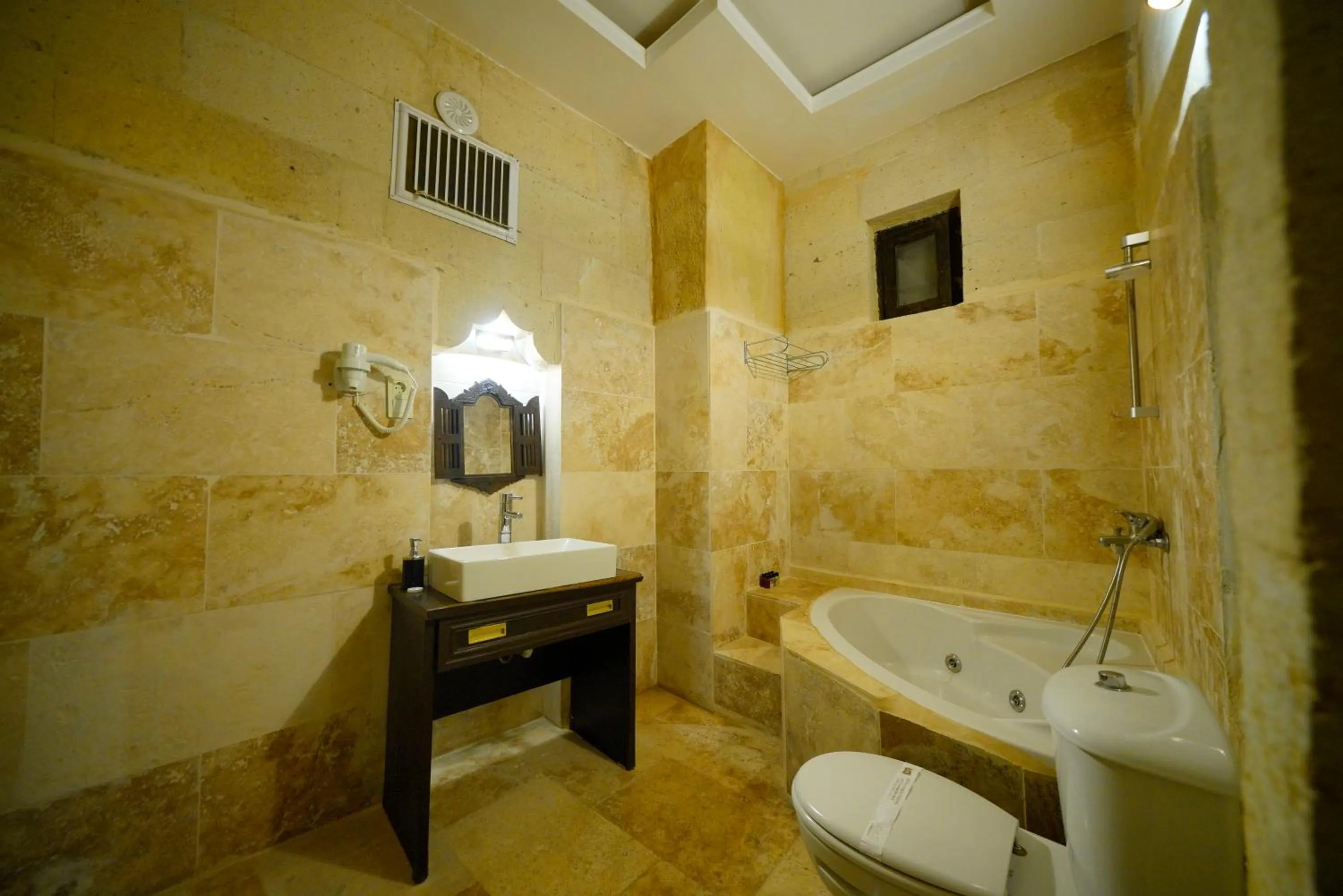 Shower in Antik Cave House