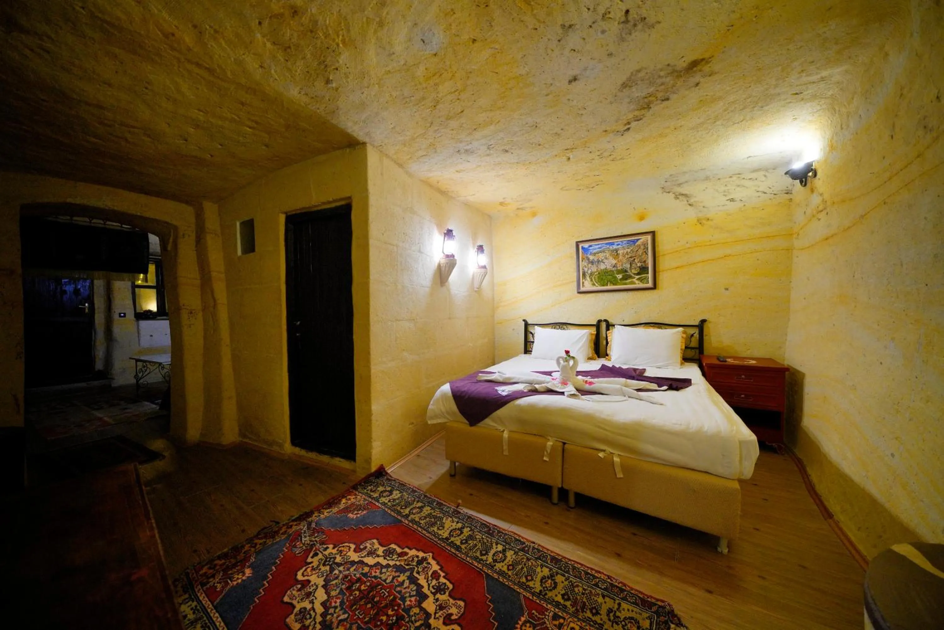 Bedroom in Antik Cave House