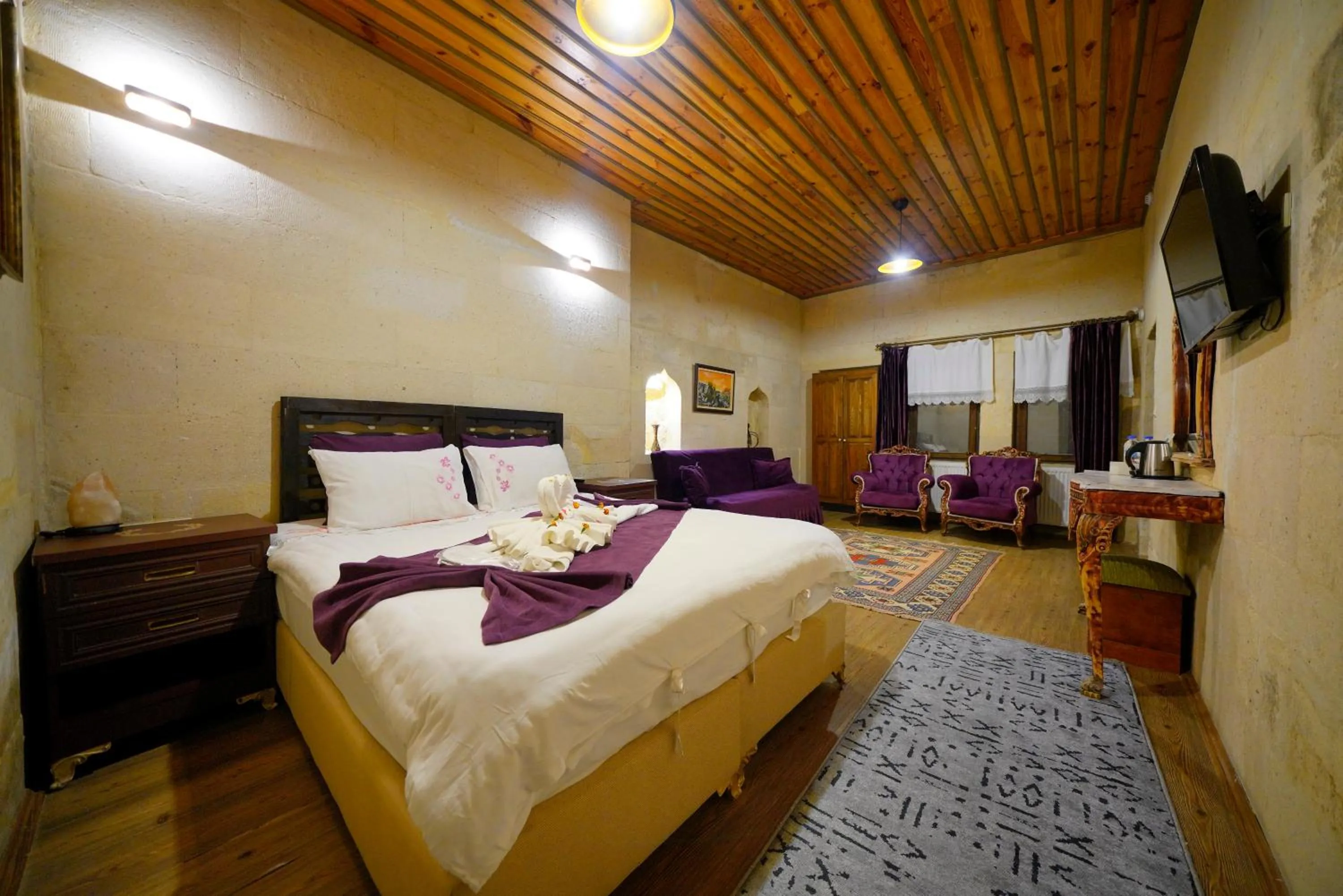 Bed in Antik Cave House