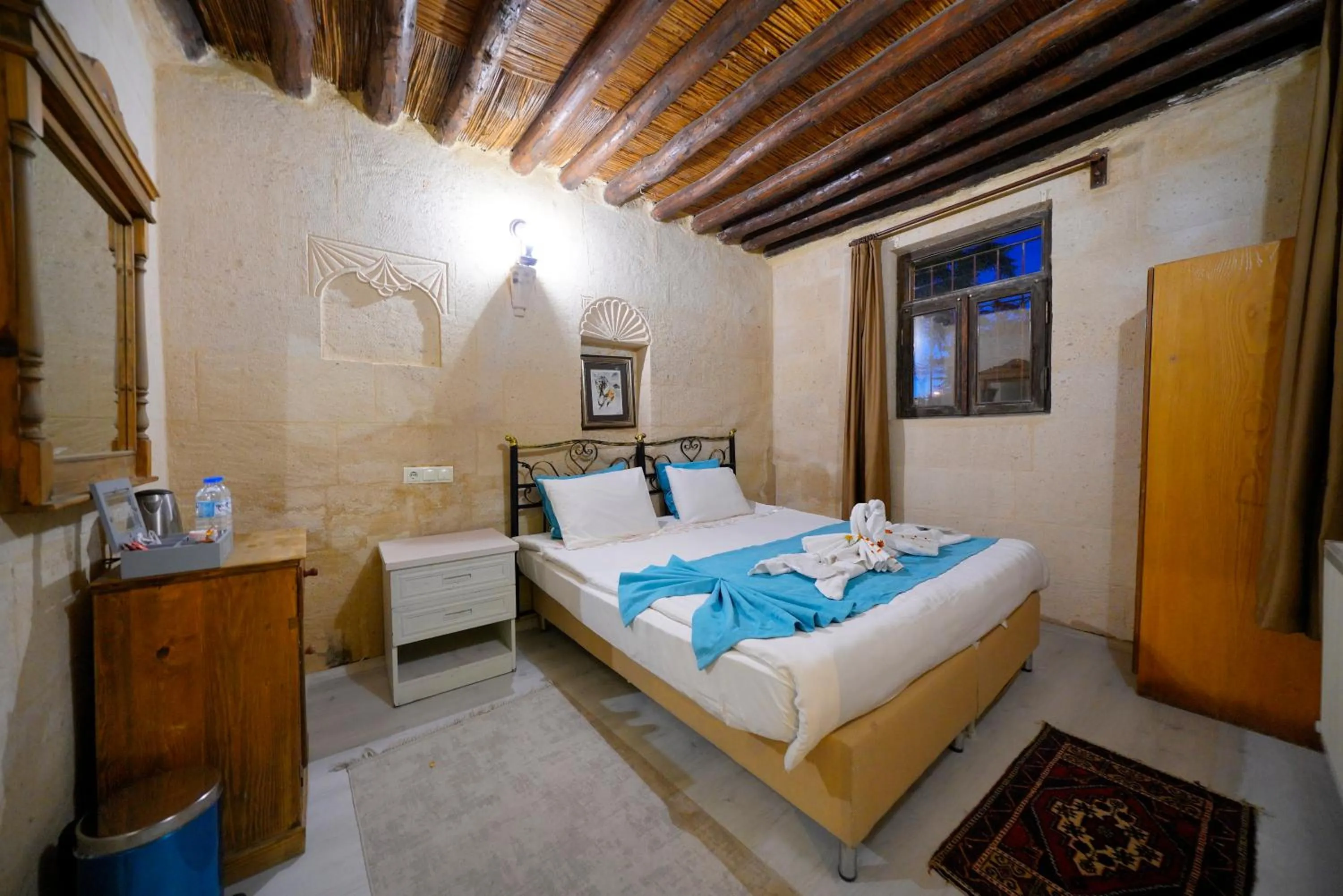 Bedroom in Antik Cave House