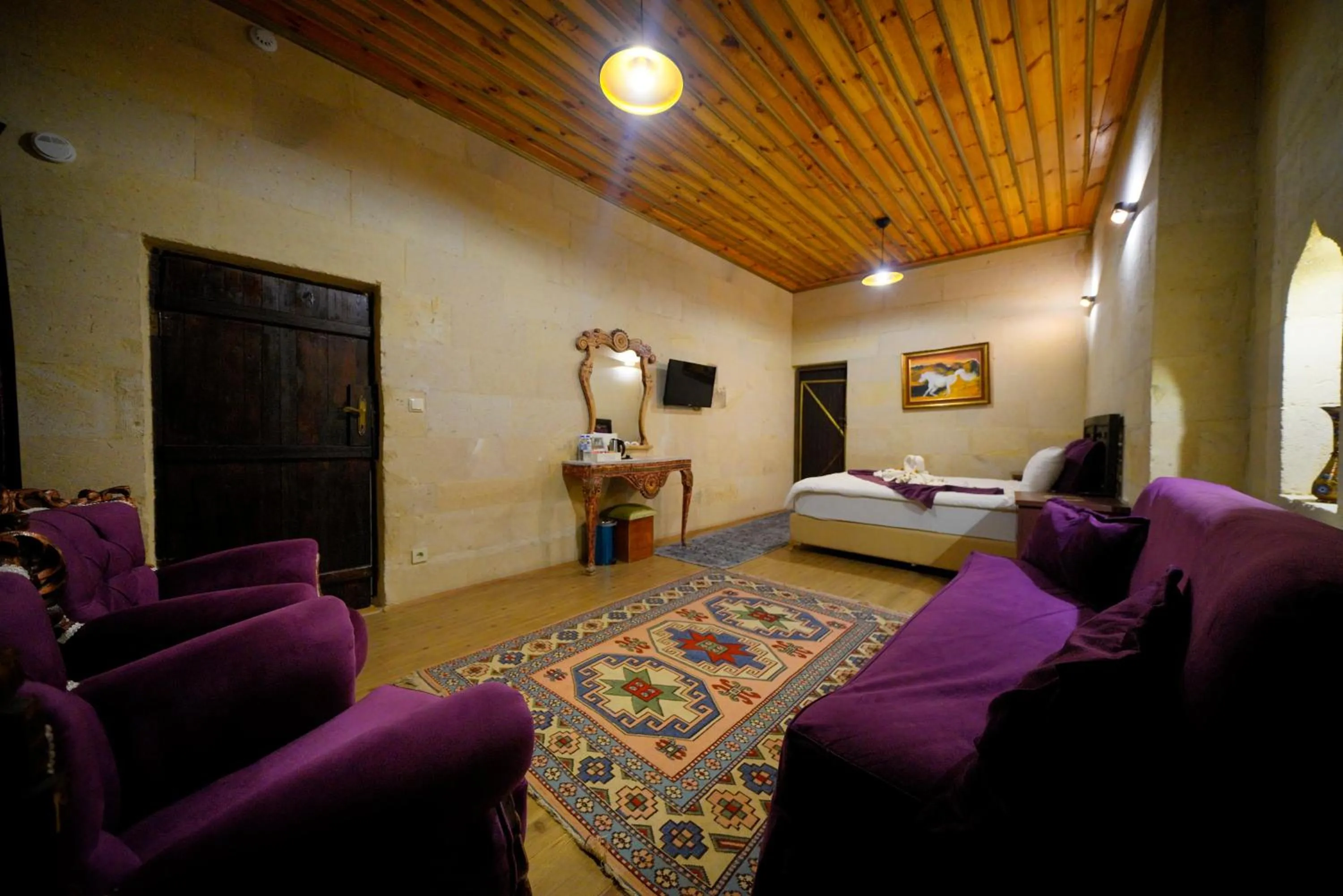 Seating area in Antik Cave House