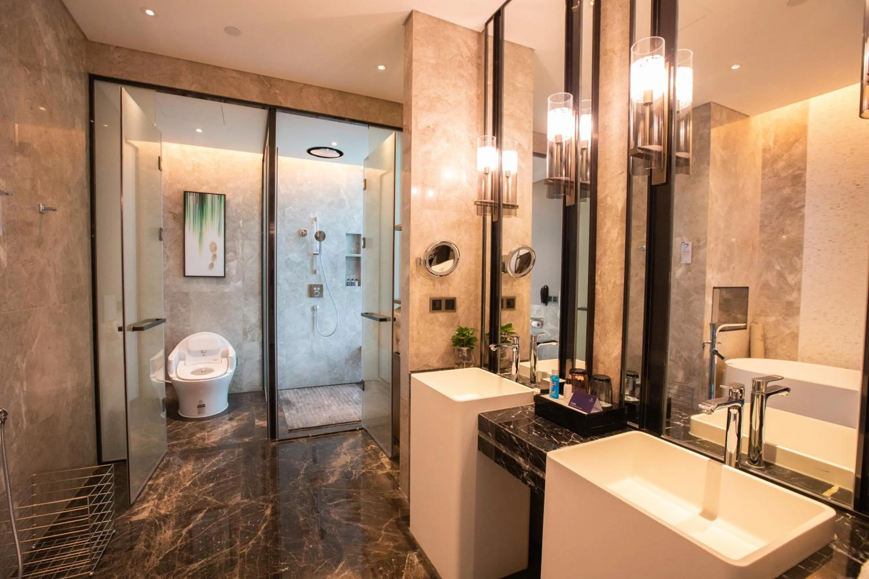 Toilet in Wanda Realm Heshan