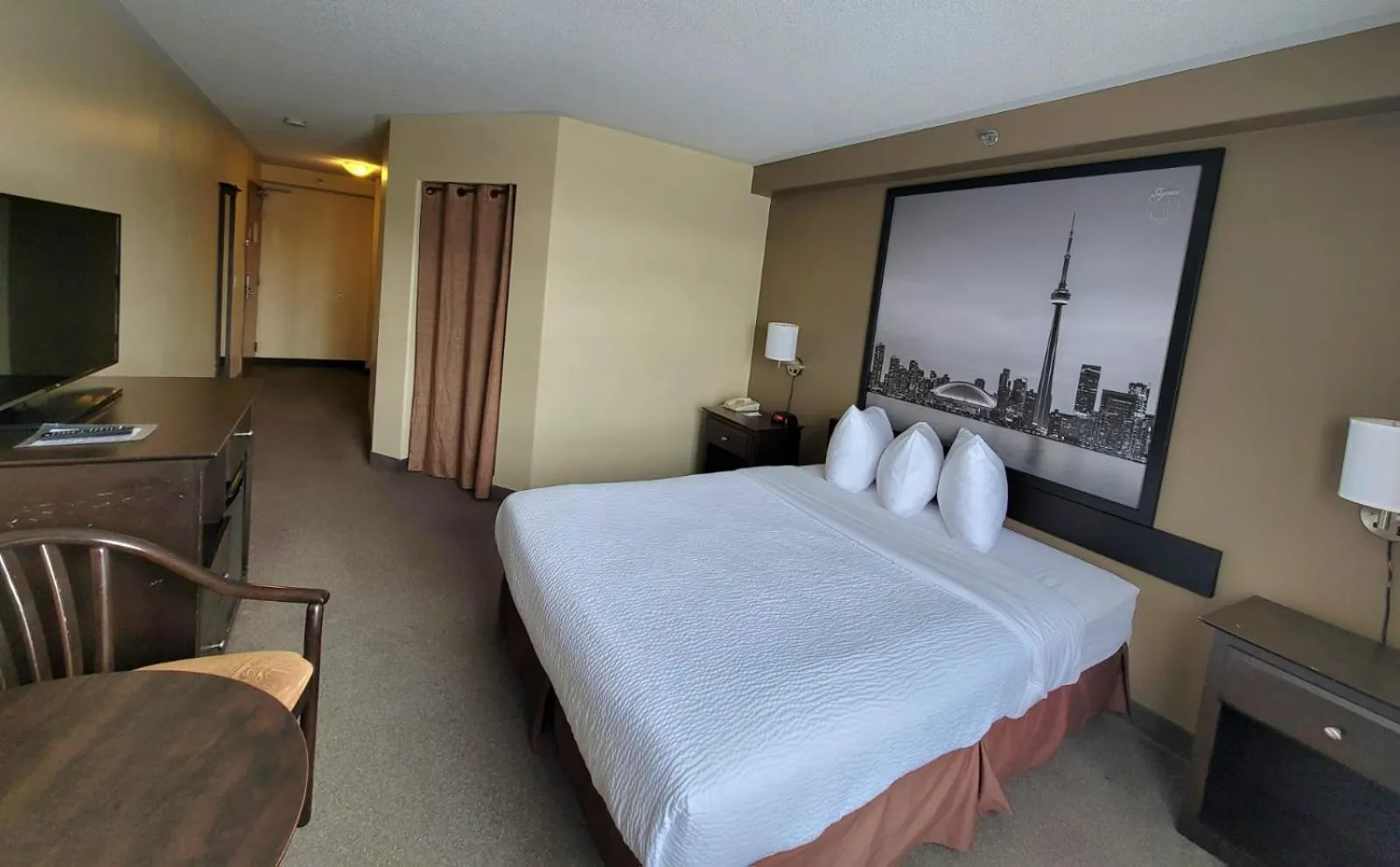 Bed in Super 8 by Wyndham Barrie South