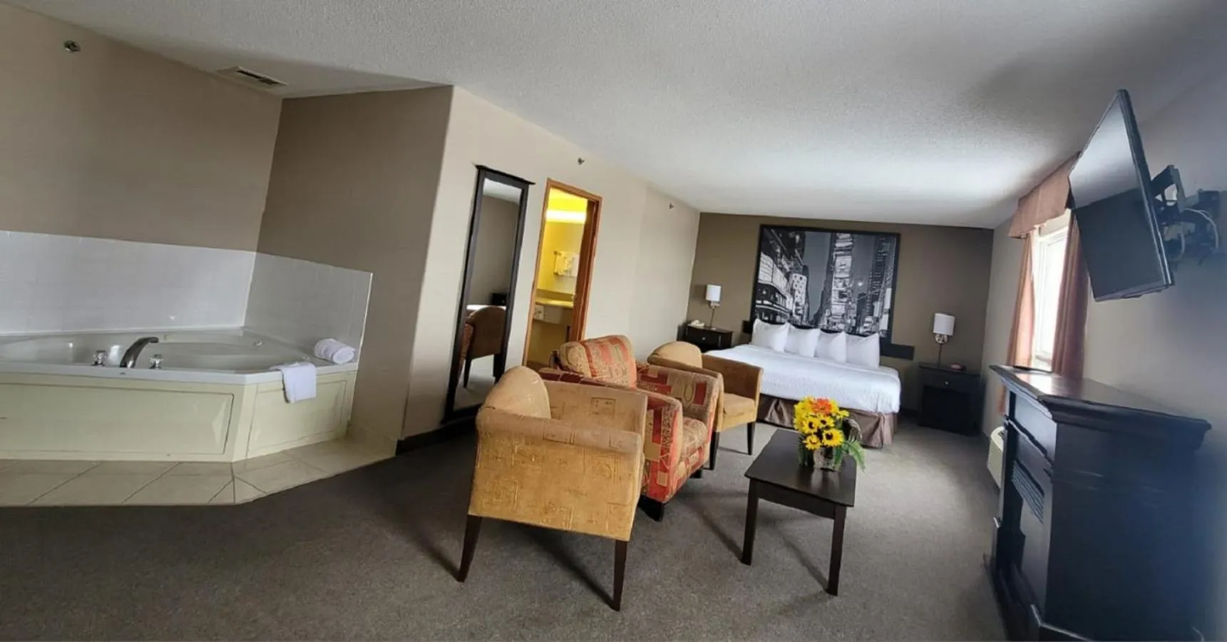 Bed in Super 8 by Wyndham Barrie South