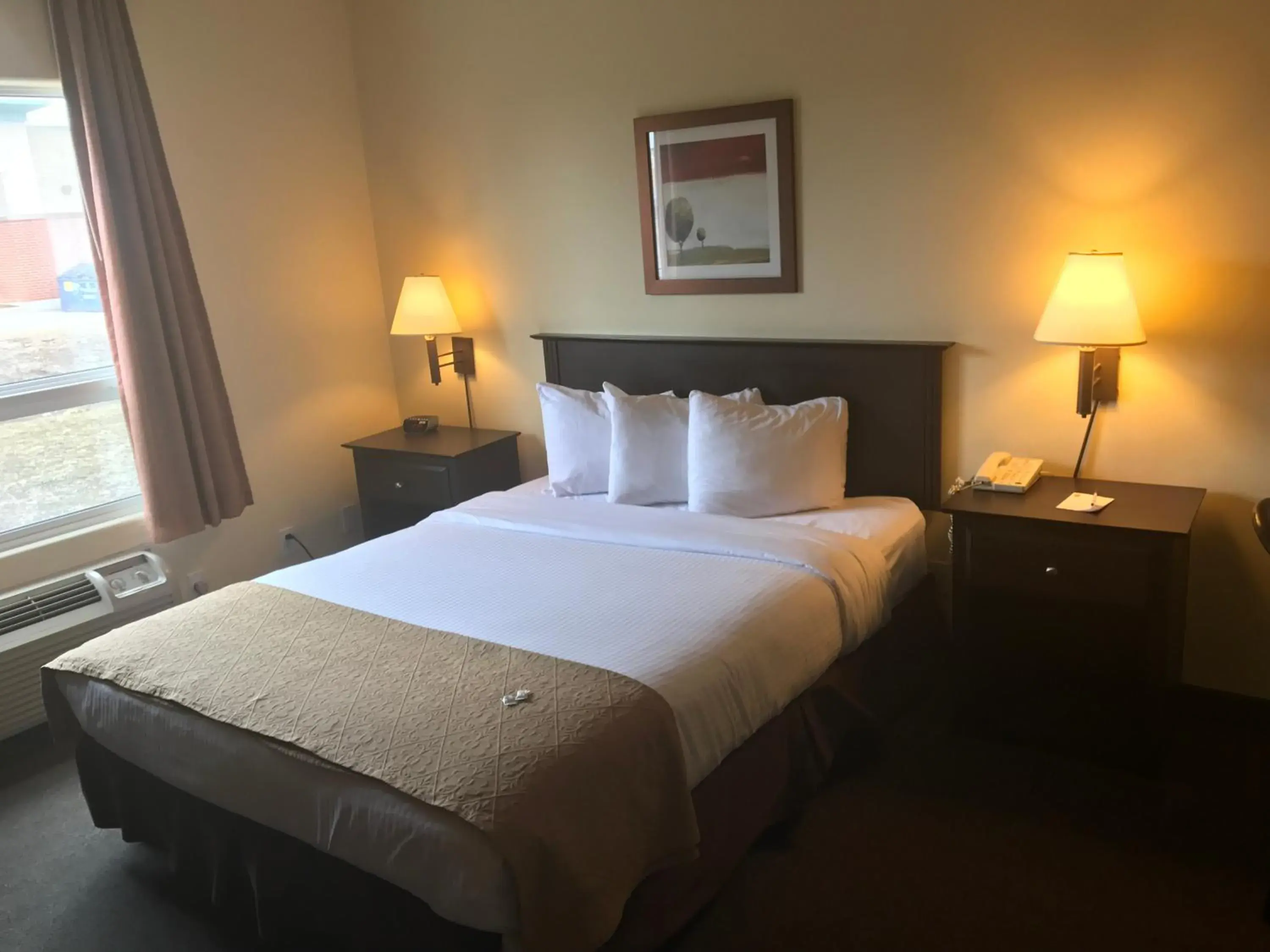 Bed in Super 8 by Wyndham Barrie South Bed in Super 8 by Wyndham Barrie South