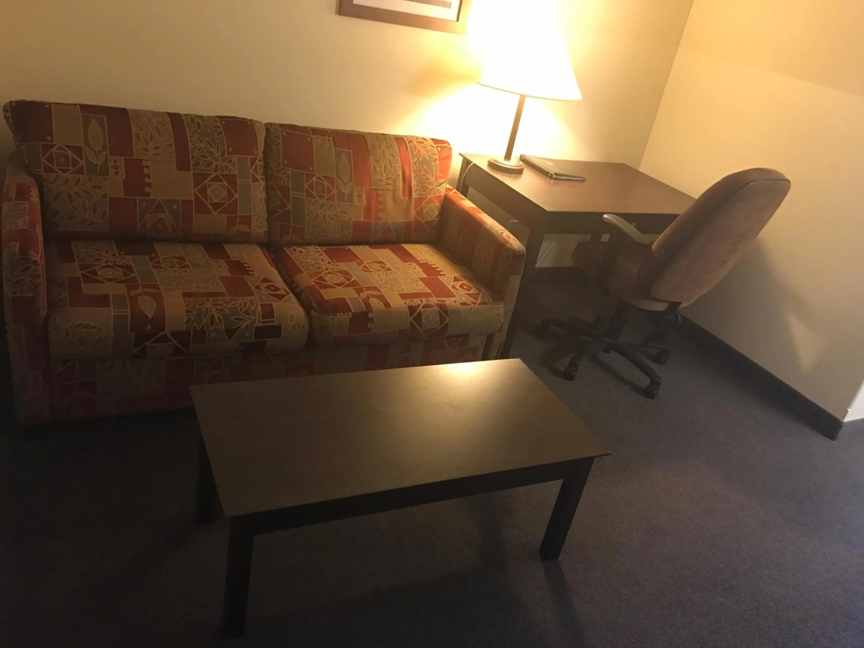 Super 8 by Wyndham Barrie South