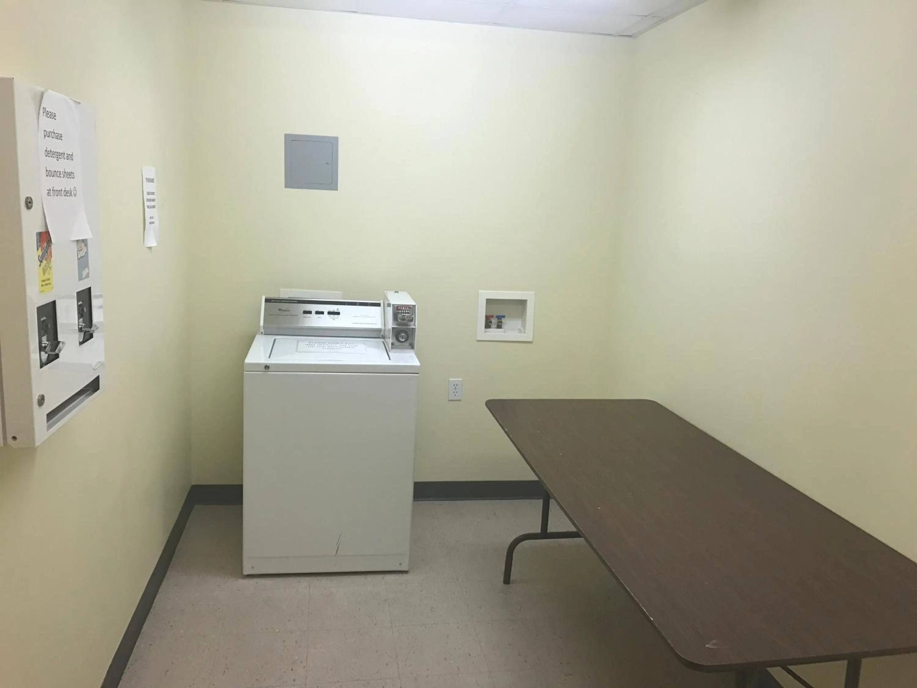 Super 8 by Wyndham Barrie South