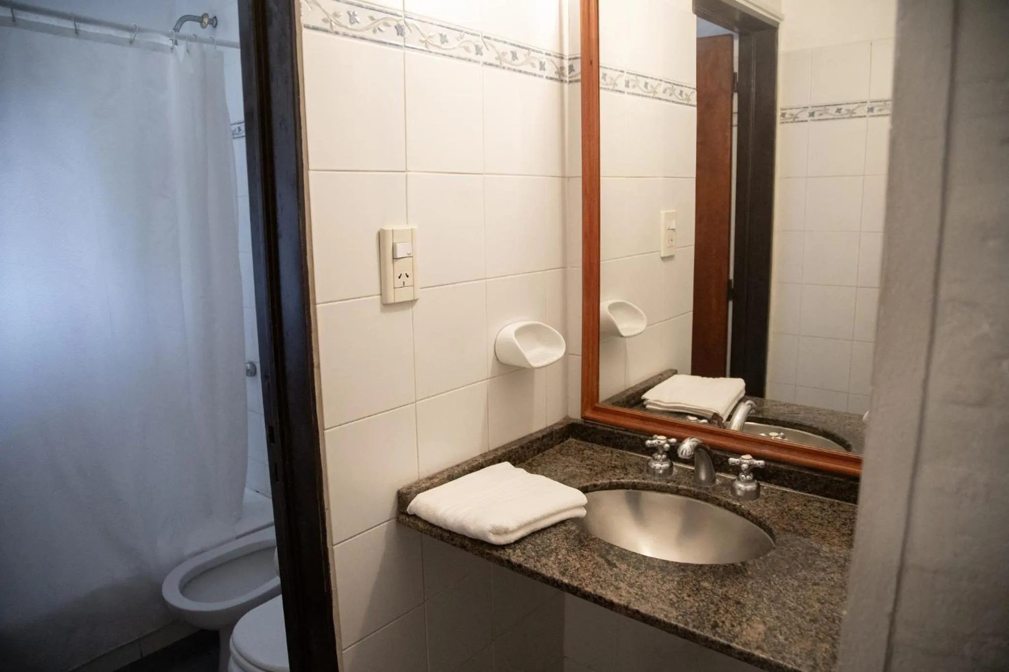 Standard Double Room with Bath in Green House