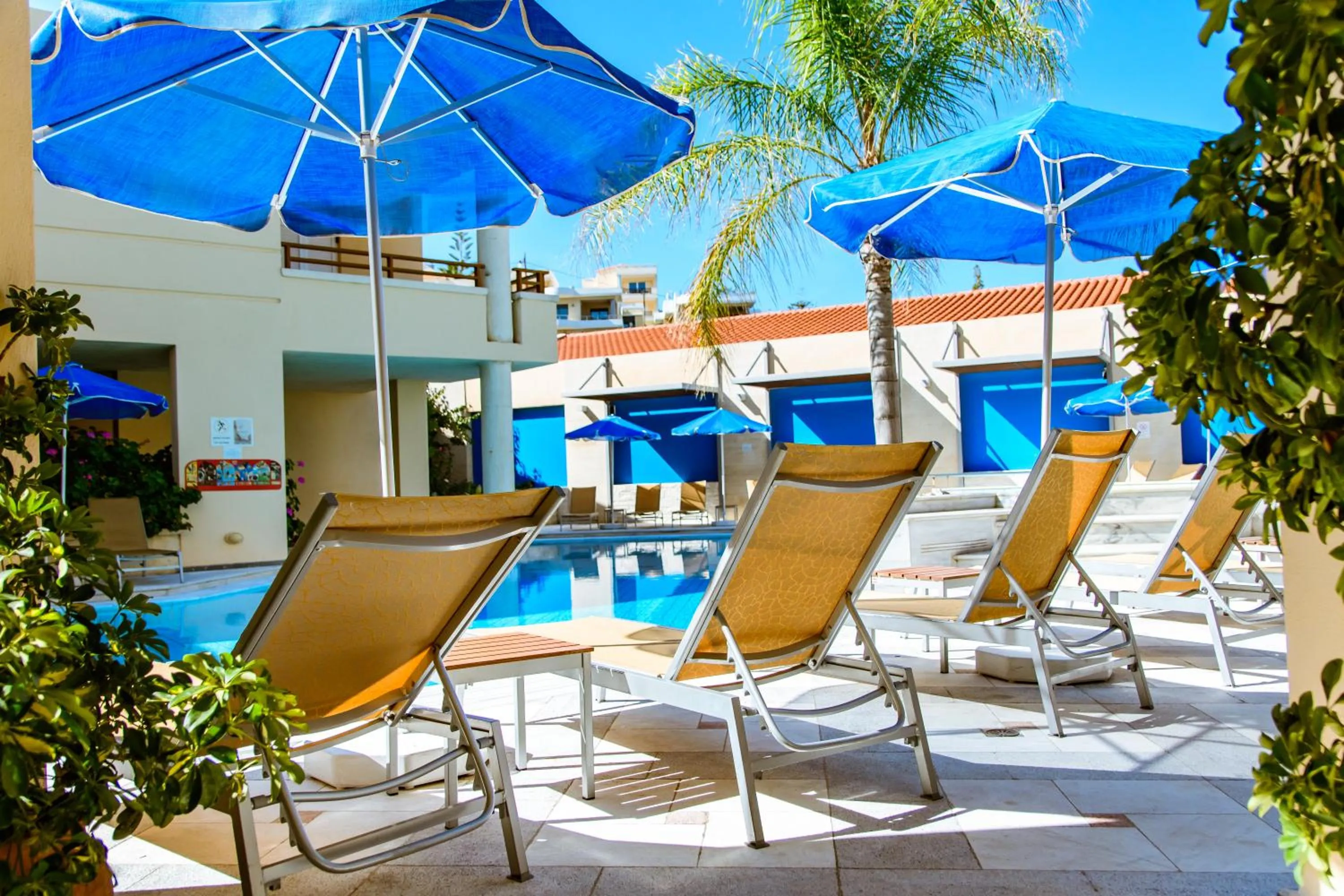 Swimming pool in Anais Collection Hotels & Suites