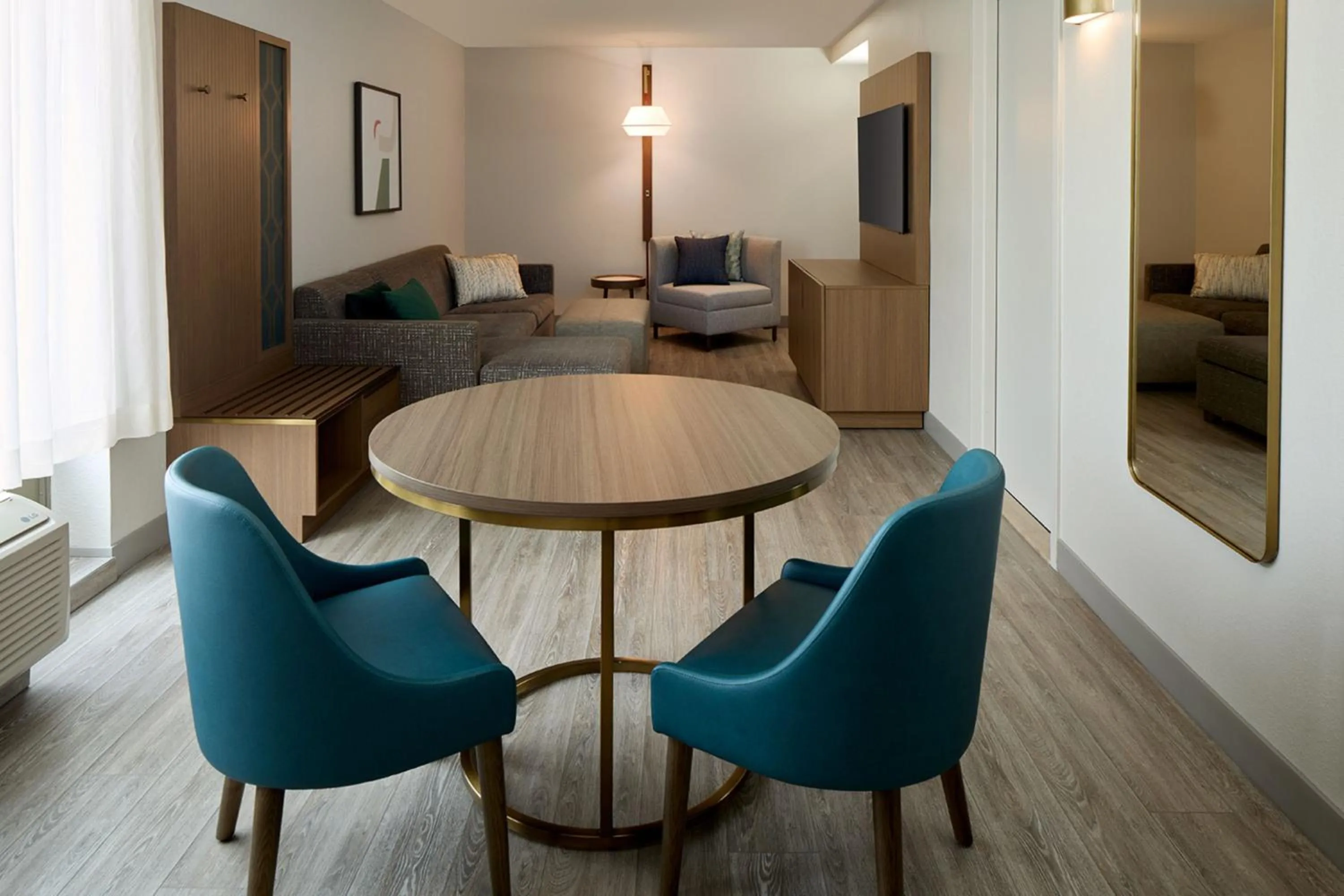 Photo of the whole room in Holiday Inn & Suites Montreal Airport by IHG