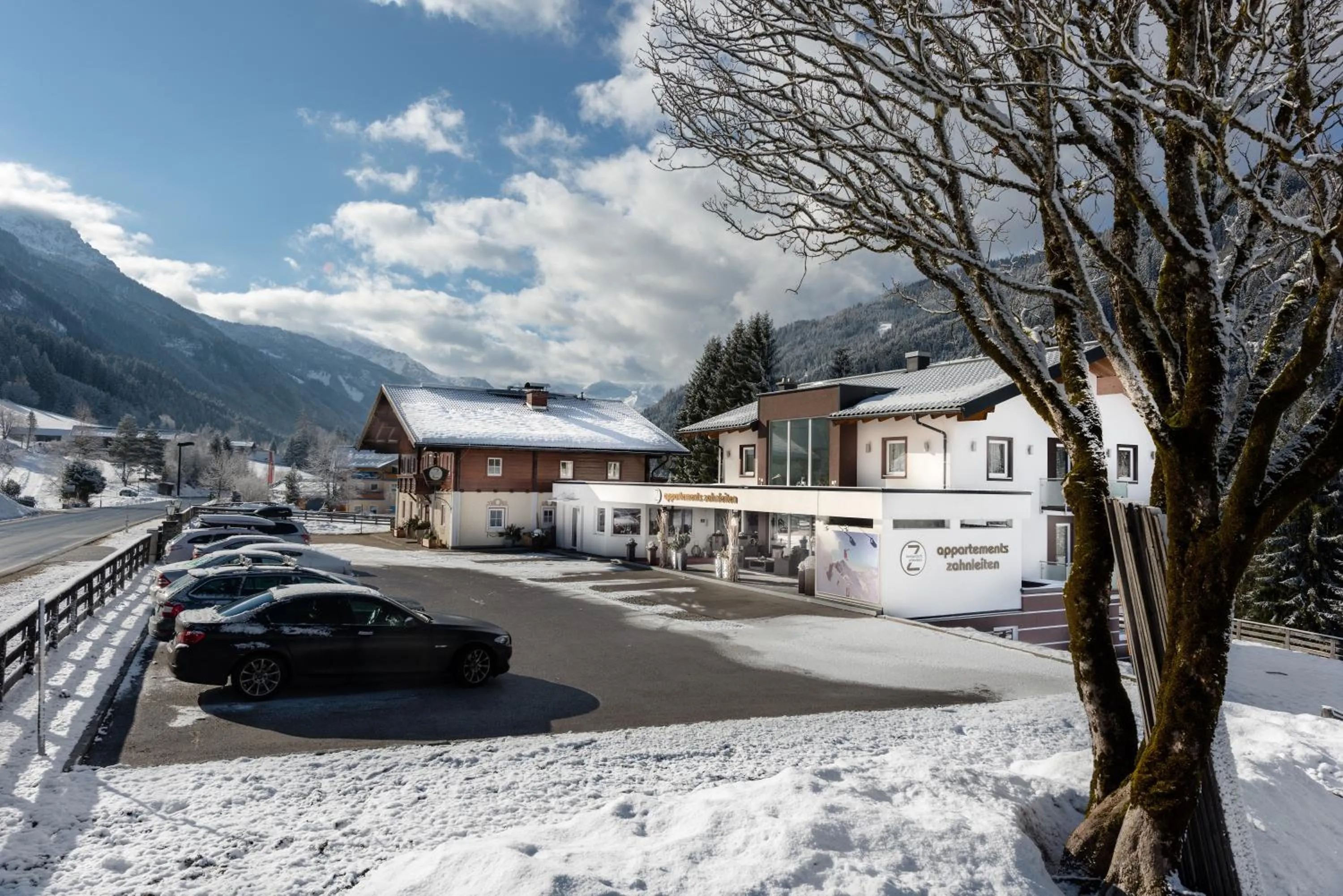 Property building in Appartements Zahnleiten