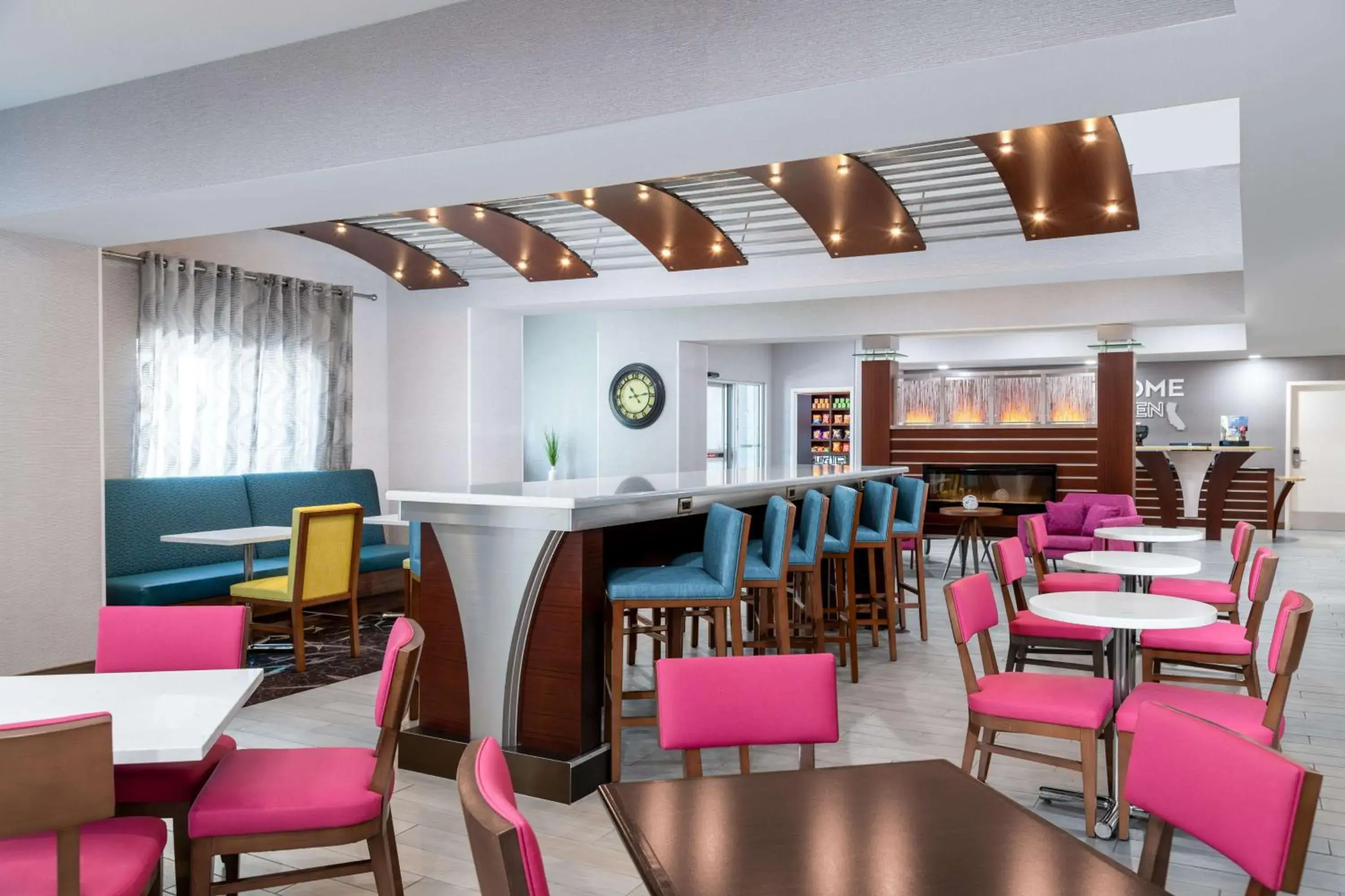 Breakfast in Hampton Inn & Suites Sacramento-Auburn Boulevard Breakfast in Hampton Inn & Suites Sacramento-Auburn Boulevard