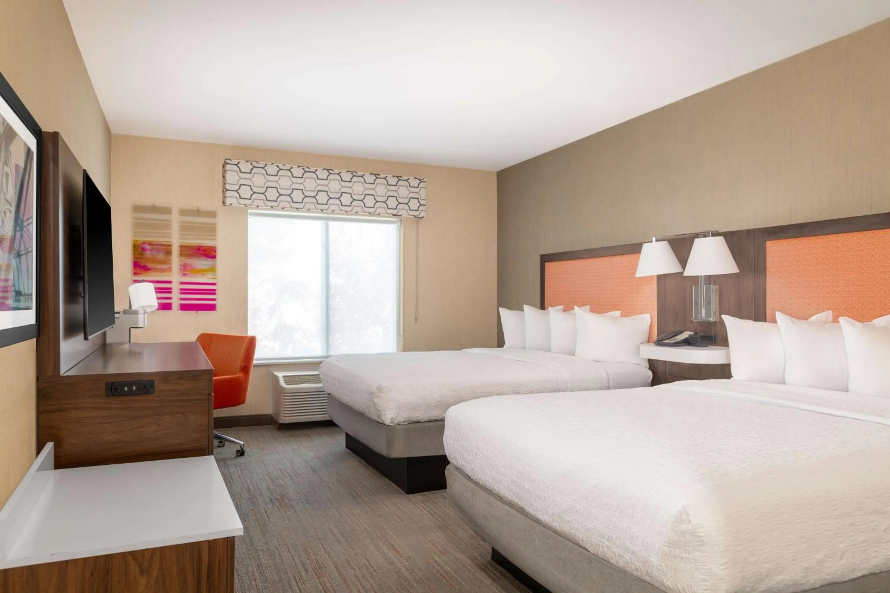 Bed in Hampton Inn & Suites Sacramento-Auburn Boulevard