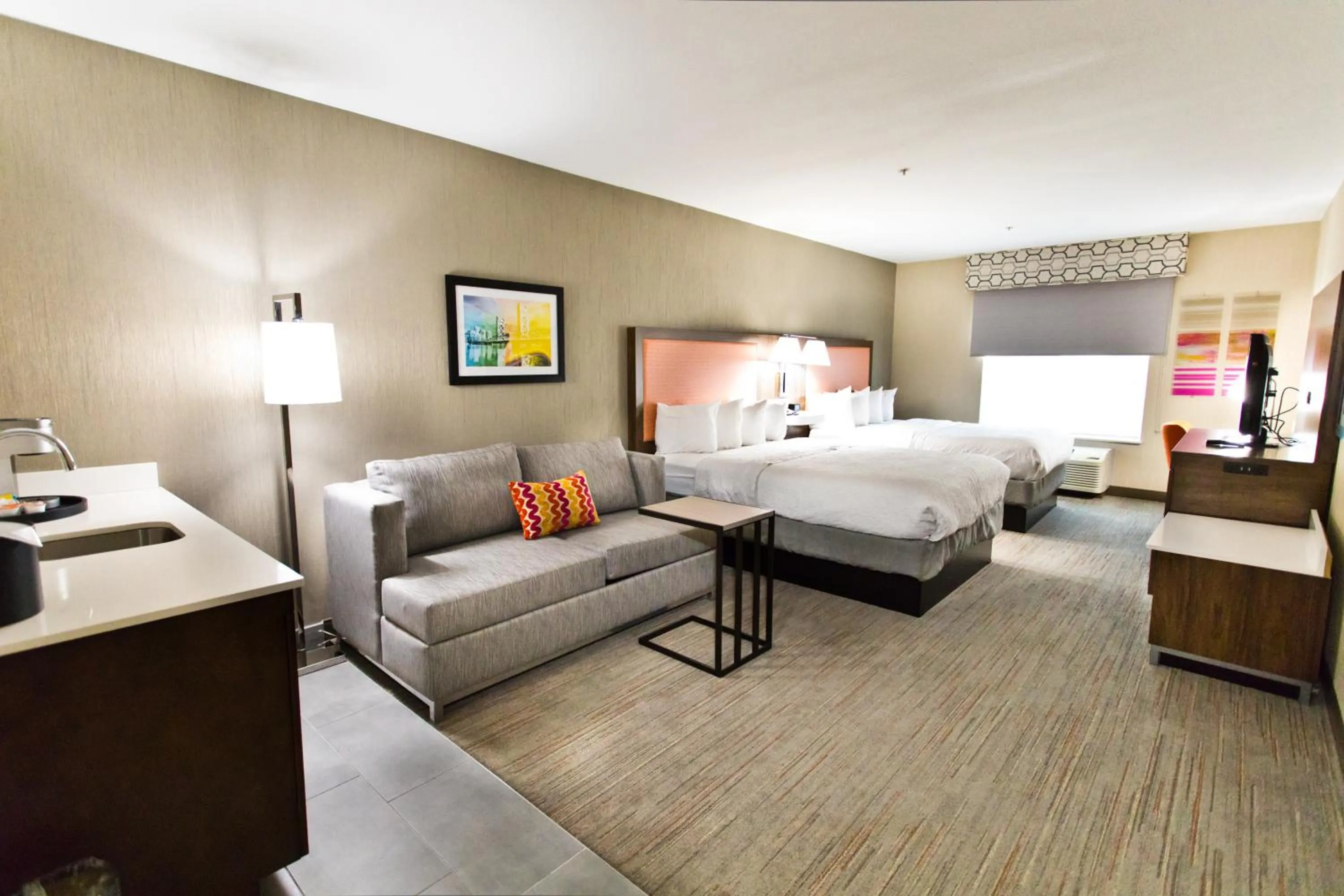 Bedroom, Bed in Hampton Inn & Suites Sacramento-Auburn Boulevard