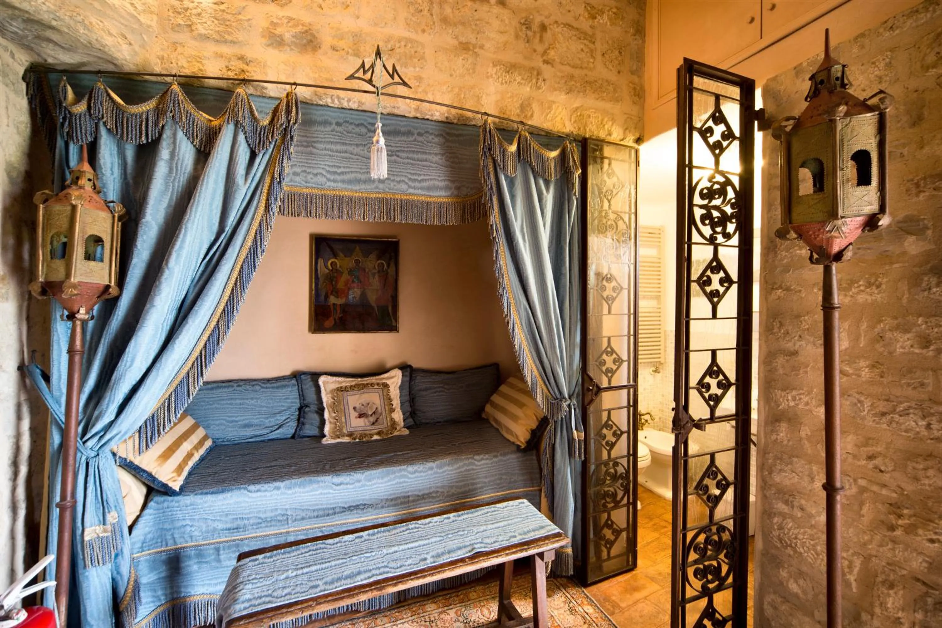 Photo of the whole room, Bed in Hotel Castello Di Vigoleno