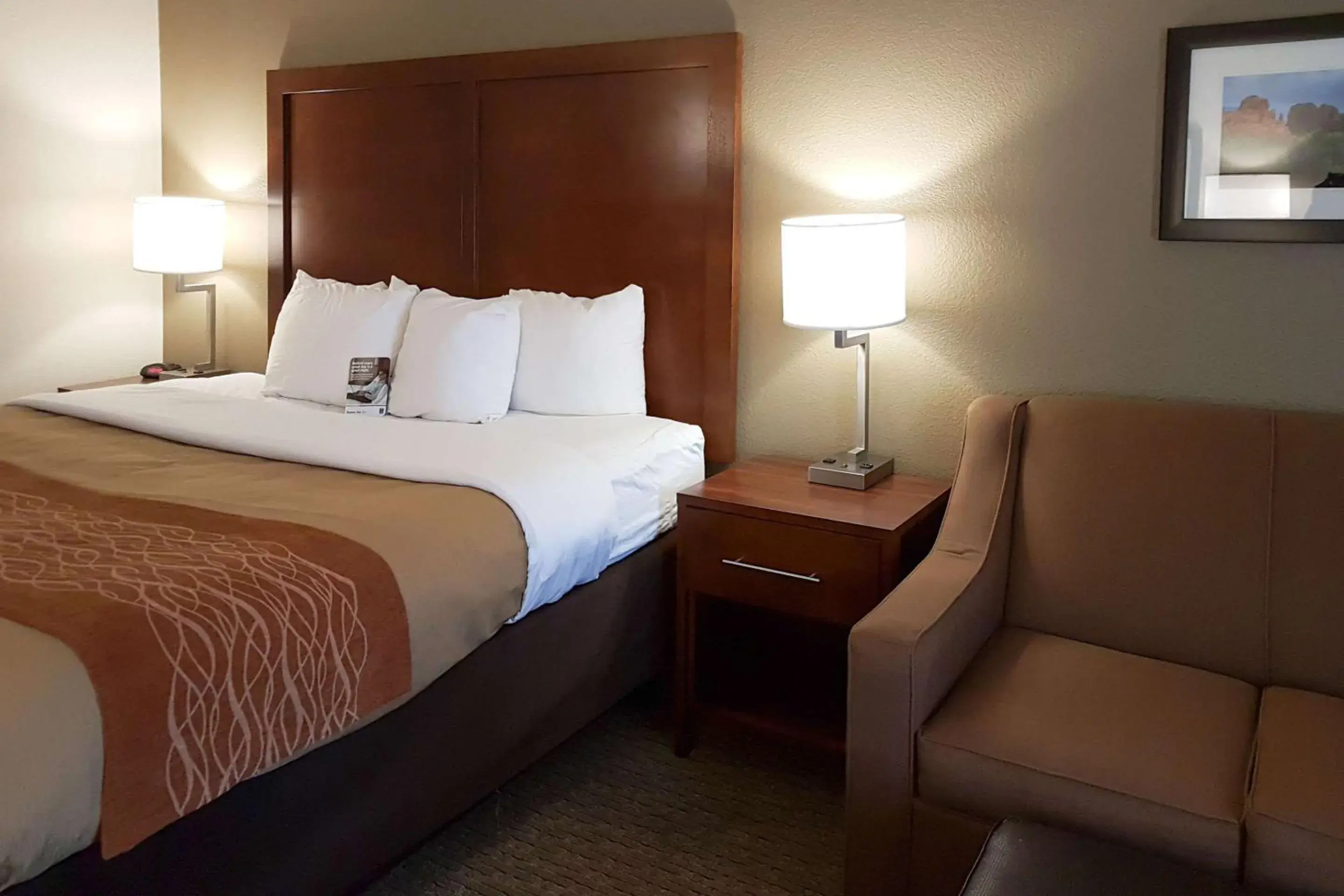 Photo of the whole room, Bed in Comfort Inn I-10 West at 51st Ave Photo of the whole room, Bed in Comfort Inn I-10 West at 51st Ave