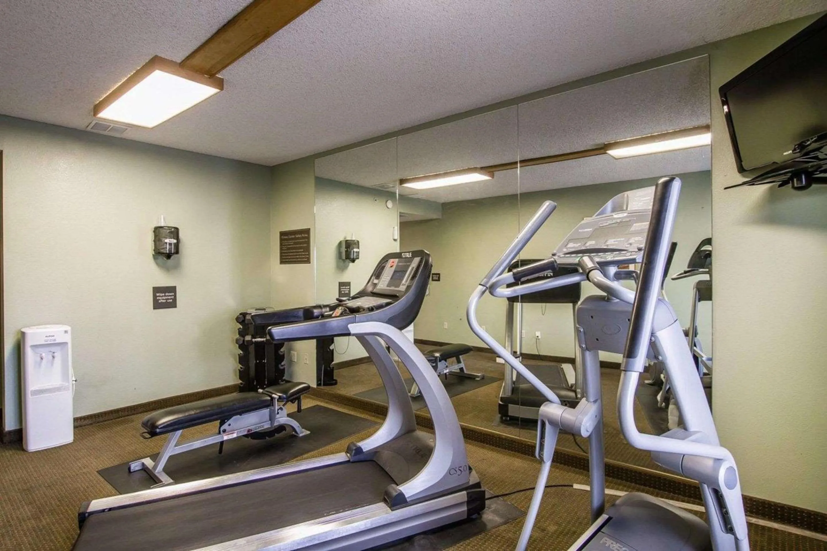 Fitness centre/facilities in Comfort Inn I-10 West at 51st Ave