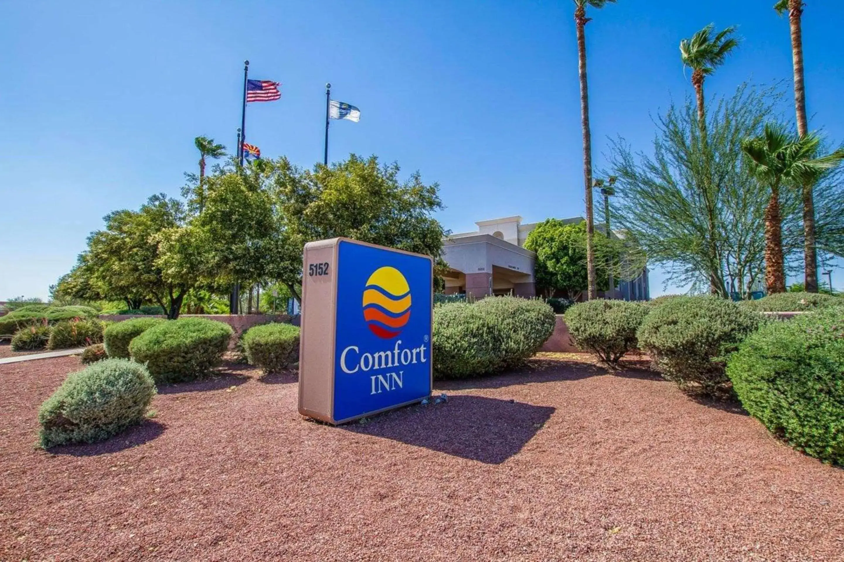 Property building in Comfort Inn I-10 West at 51st Ave Property building in Comfort Inn I-10 West at 51st Ave