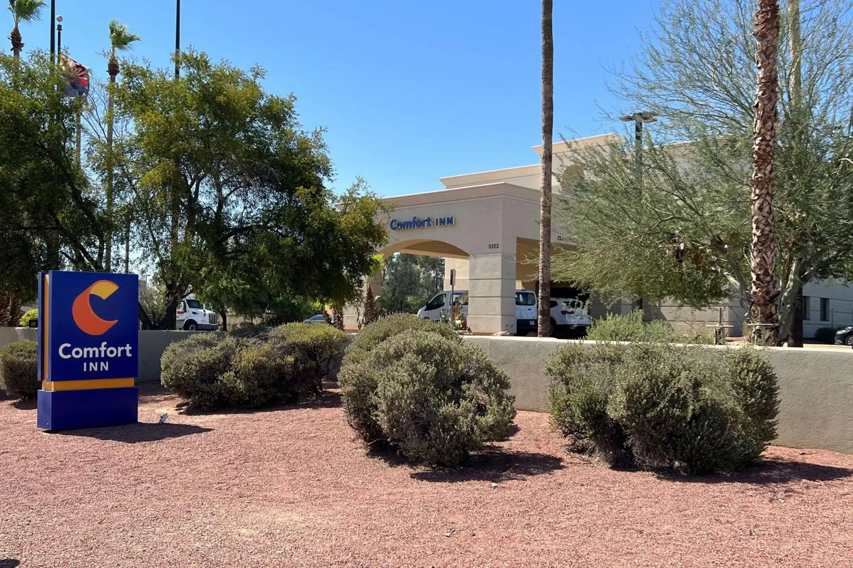 Property building in Comfort Inn I-10 West at 51st Ave Property building in Comfort Inn I-10 West at 51st Ave