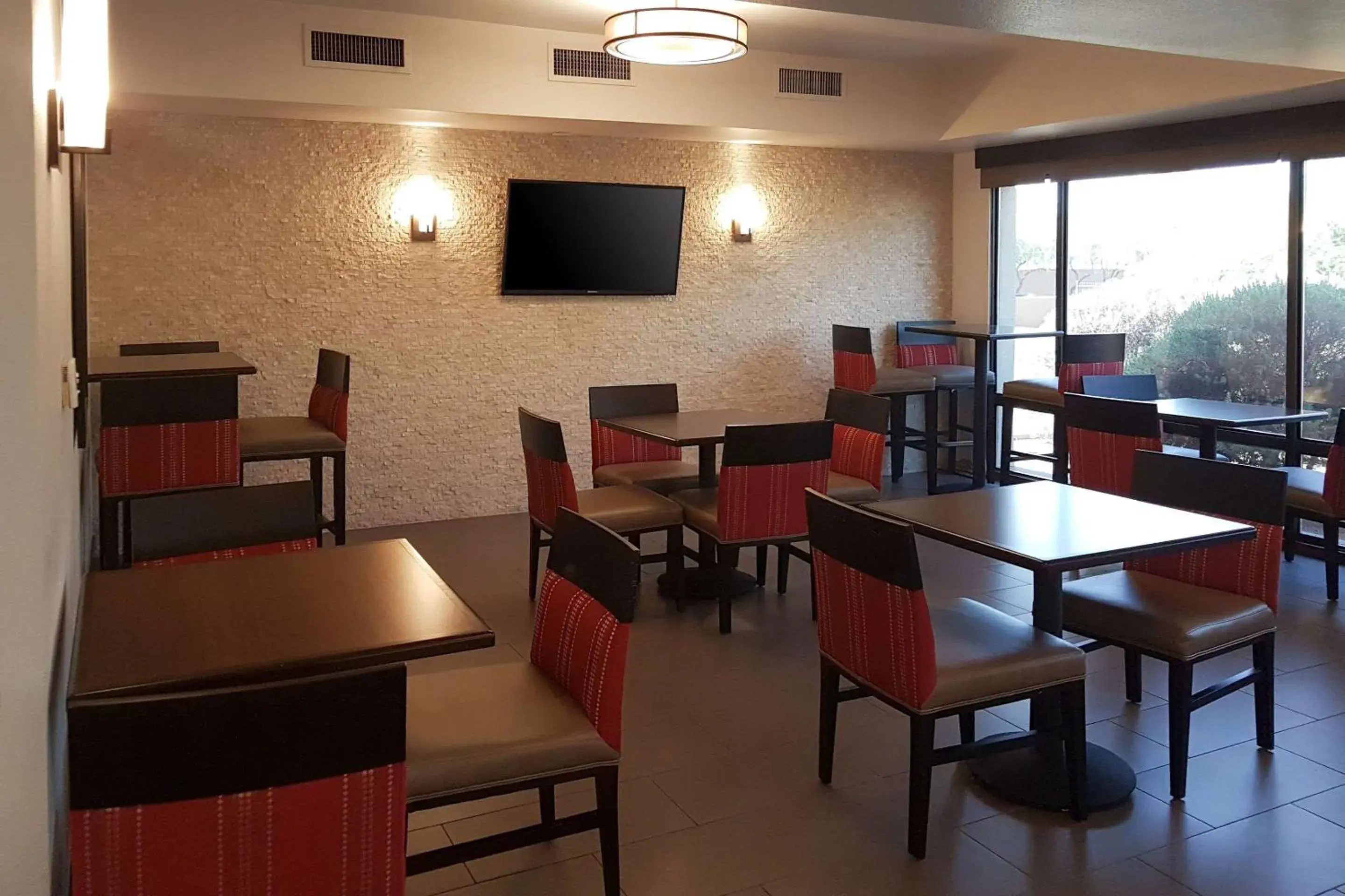 Restaurant/places to eat in Comfort Inn I-10 West at 51st Ave Restaurant/places to eat in Comfort Inn I-10 West at 51st Ave