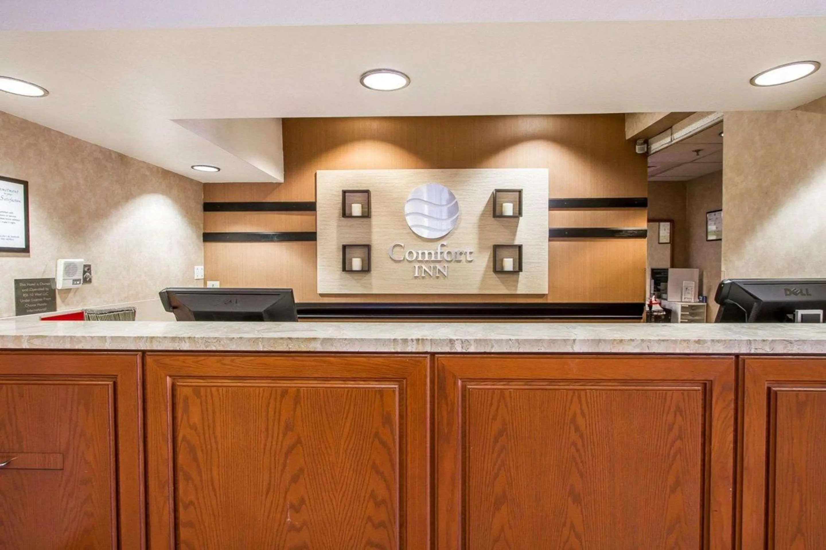 Lobby or reception in Comfort Inn I-10 West at 51st Ave