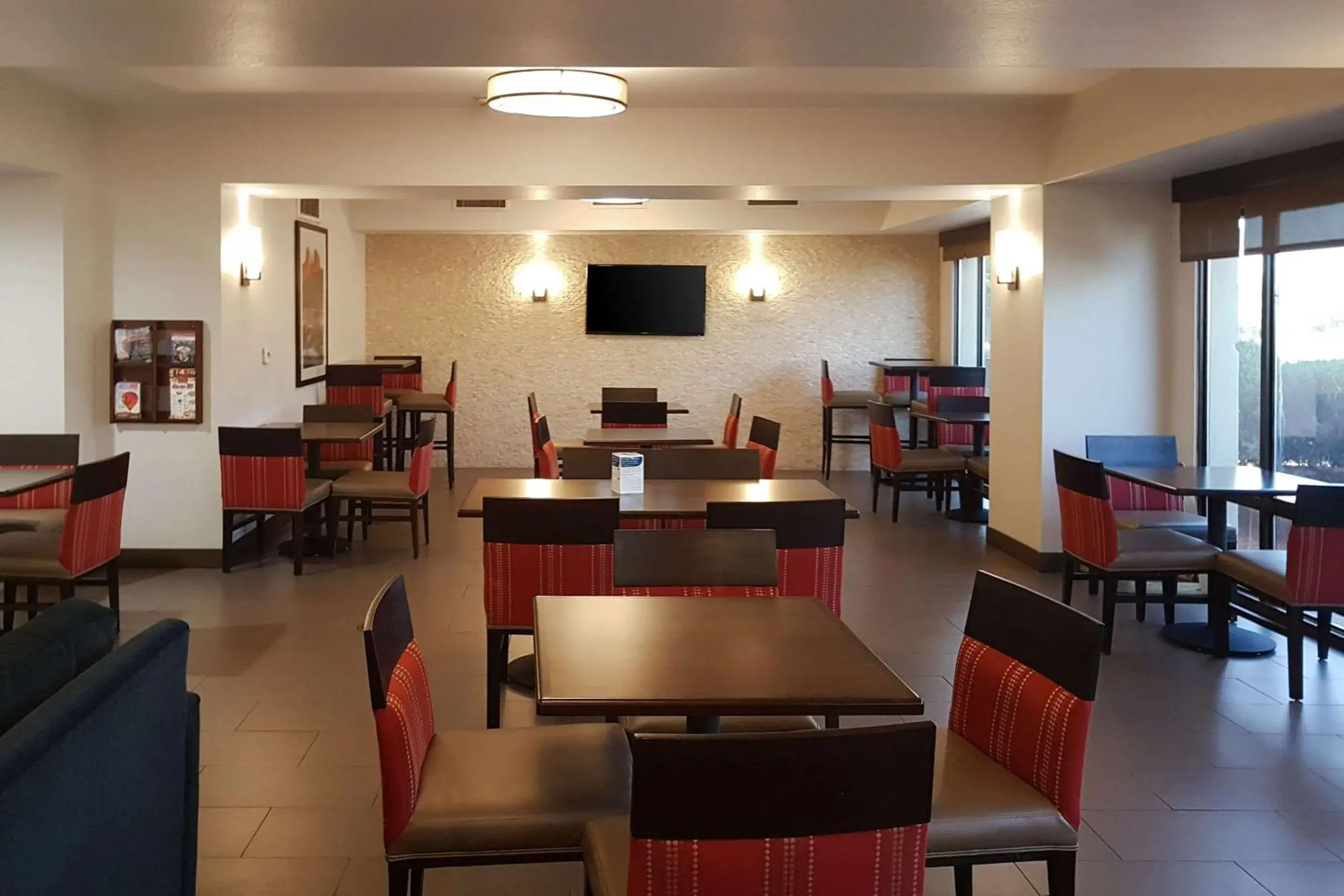 Restaurant/places to eat in Comfort Inn I-10 West at 51st Ave Restaurant/places to eat in Comfort Inn I-10 West at 51st Ave