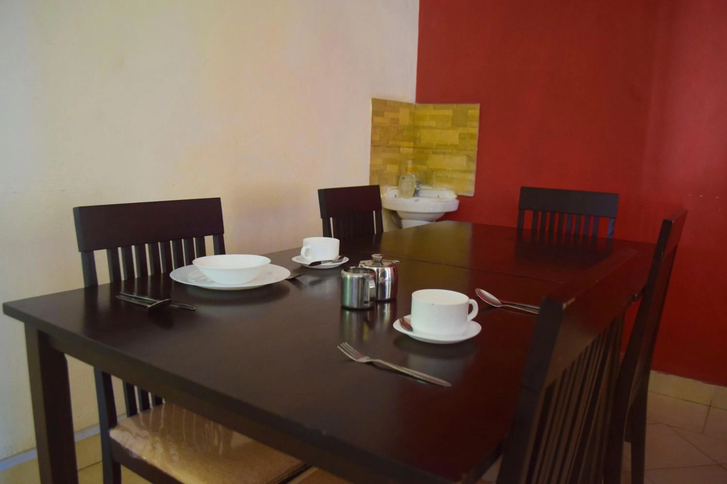 Food and drinks in Mei Place Apartments