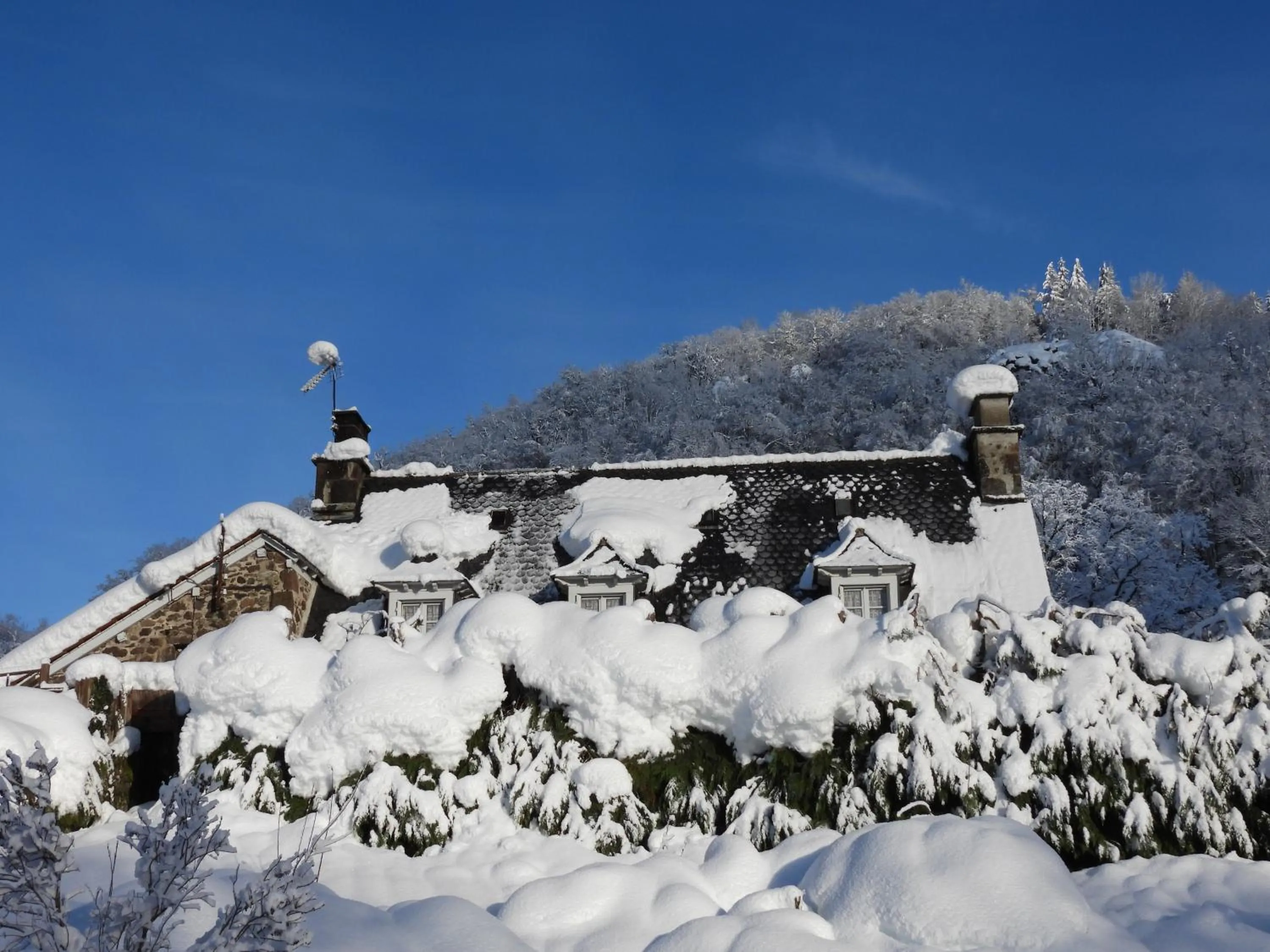 Property building in Le Figarelou