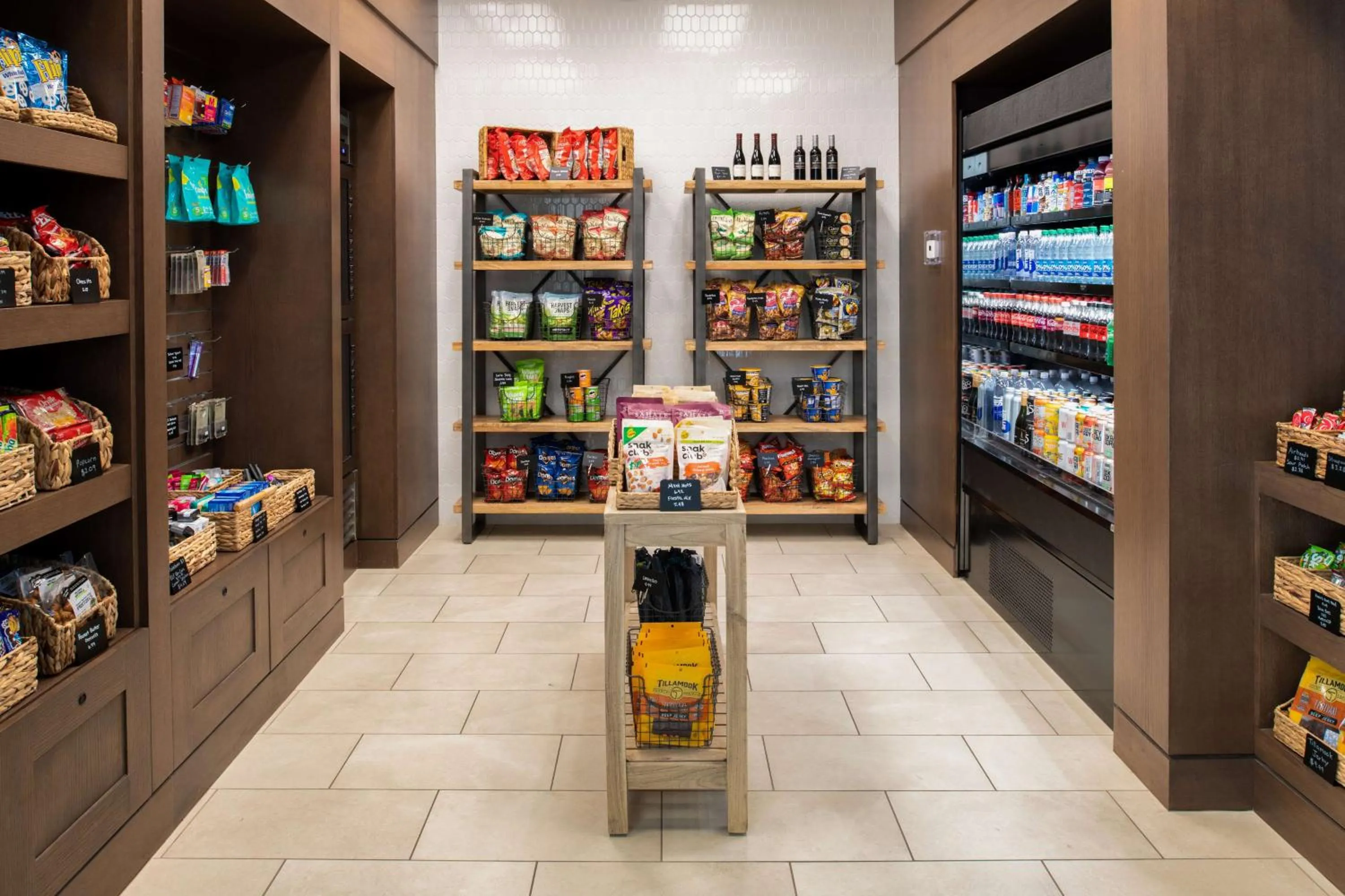 Restaurant/places to eat in Embassy Suites by Hilton Sacramento Riverfront Promenade