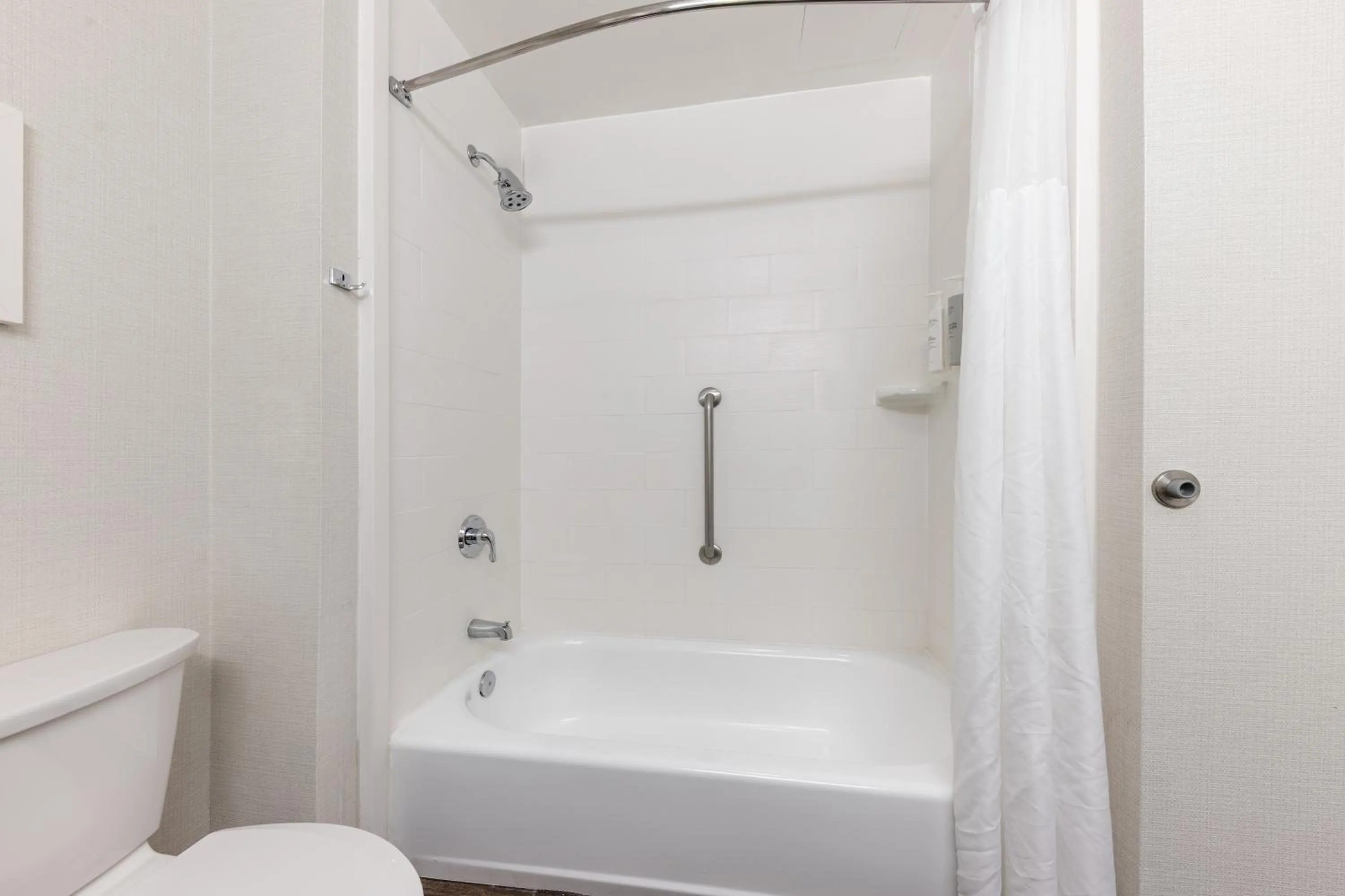 Bathroom in Hampton Inn Phoenix Midtown Downtown Area