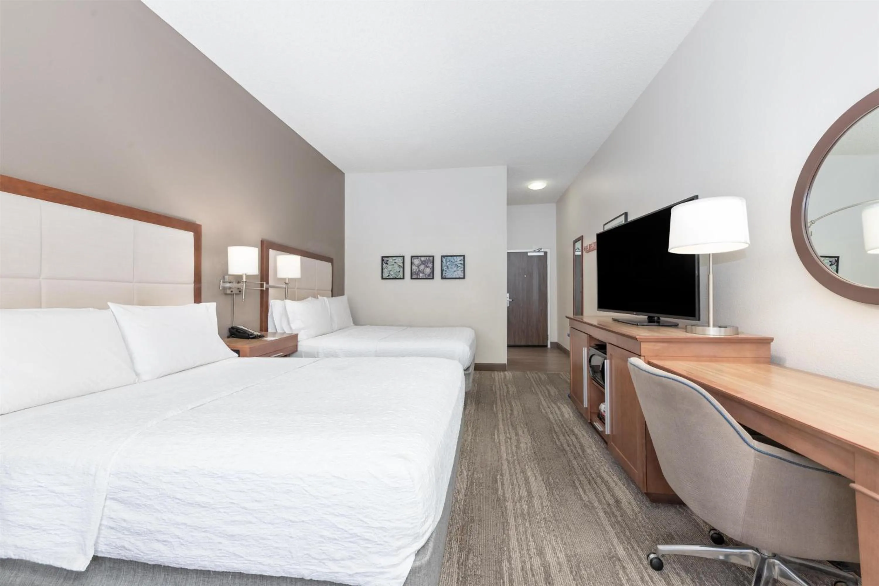 Bed in Hampton Inn Phoenix Midtown Downtown Area