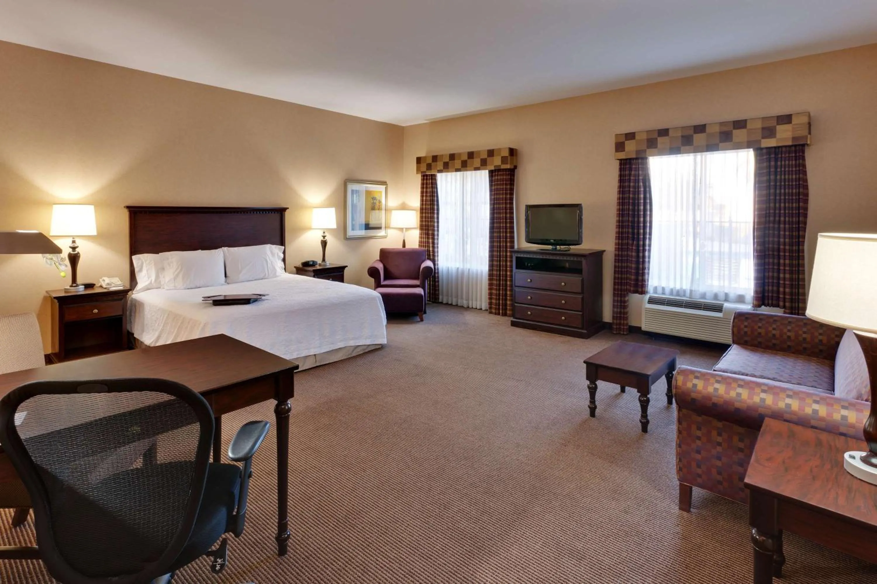 Living room, Bed in Hampton Inn & Suites Sacramento-Airport-Natomas