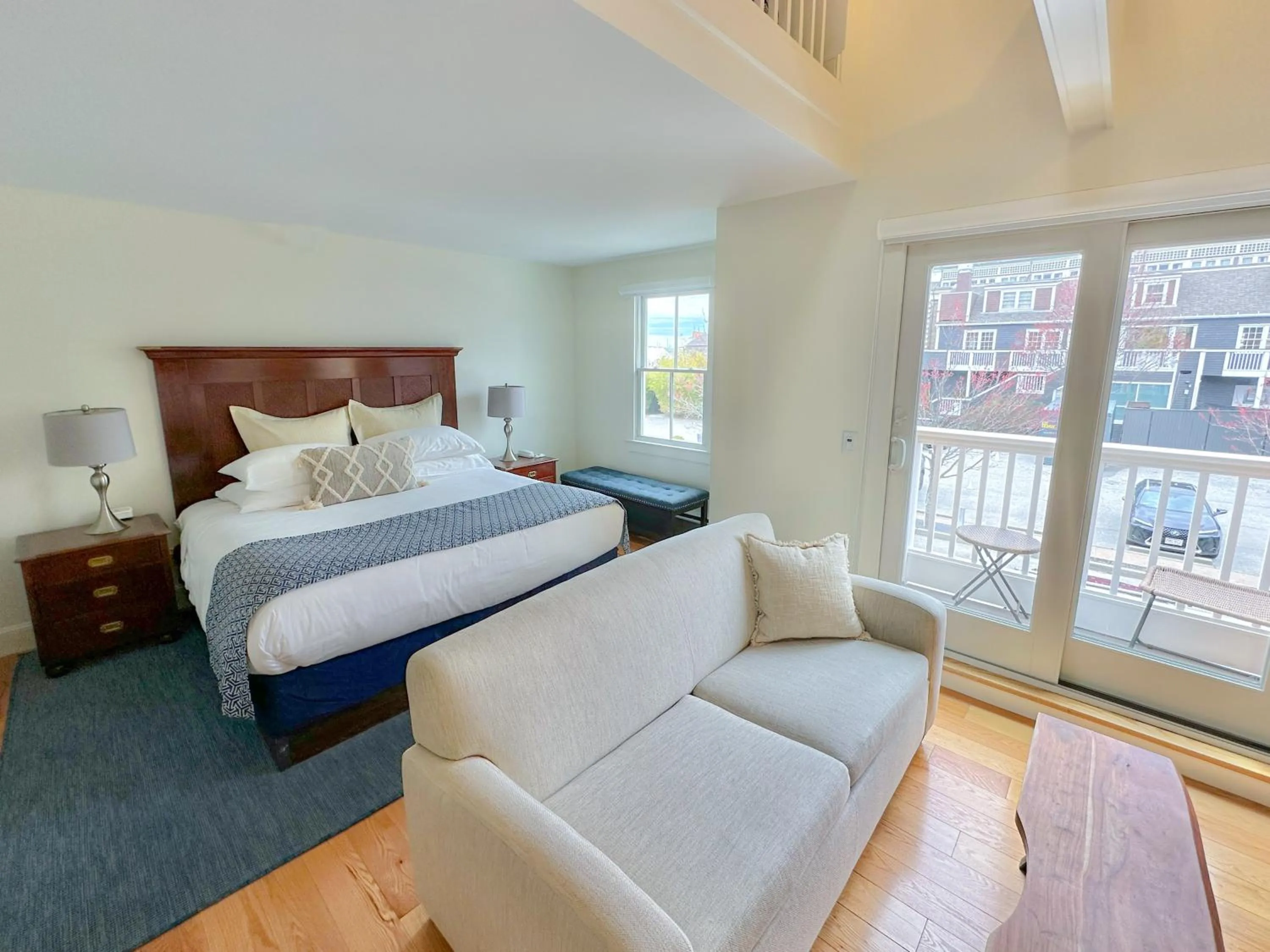 Photo of the whole room, Bed in Harborside Inn