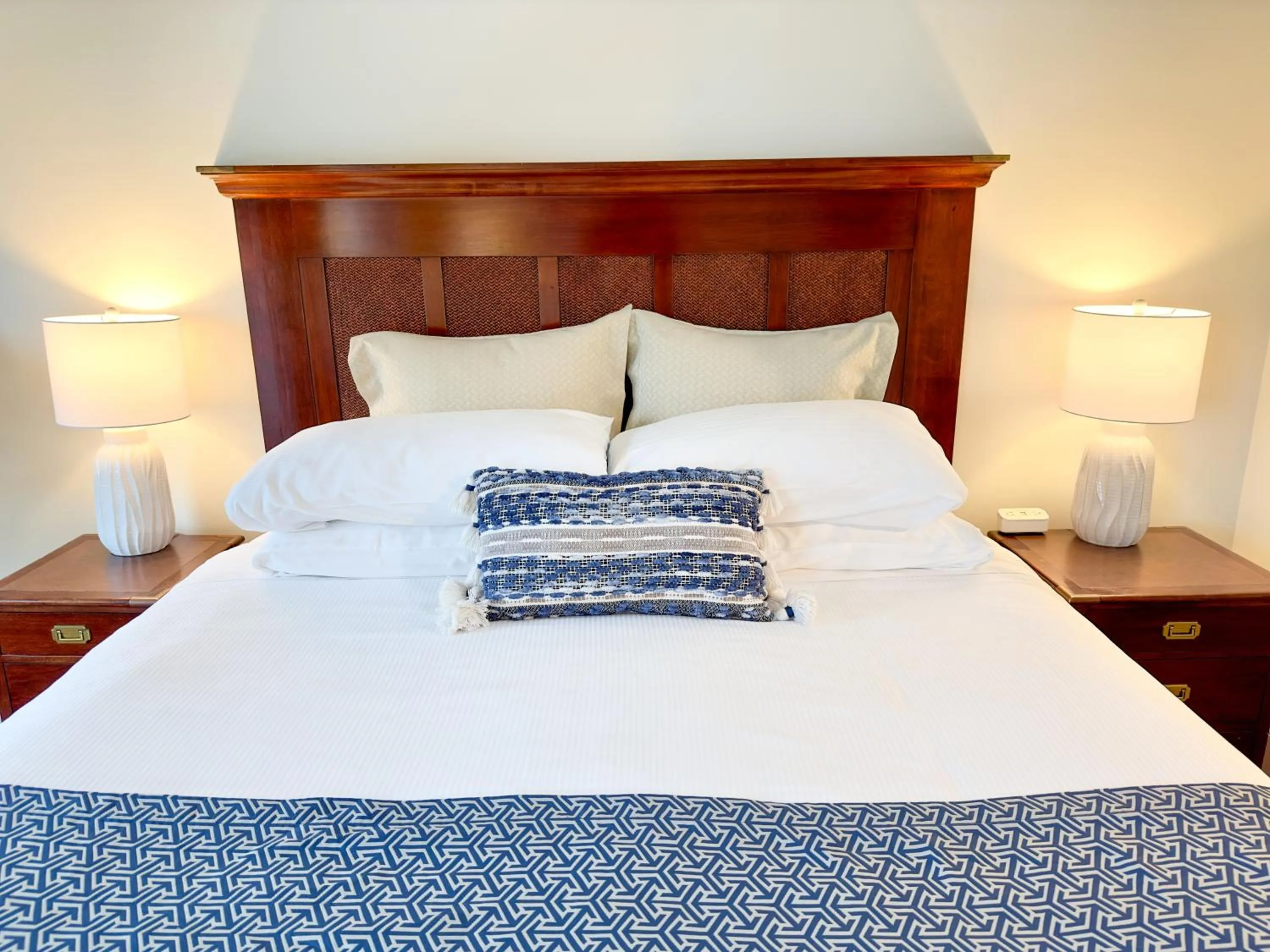 Bed in Harborside Inn