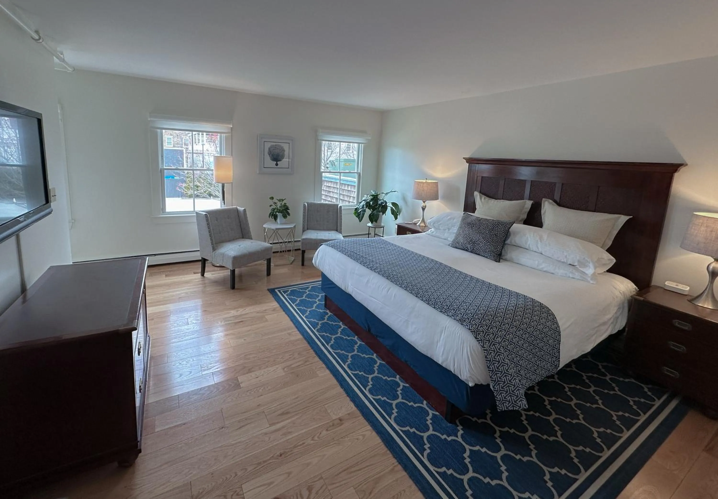 Photo of the whole room, Bed in Harborside Inn