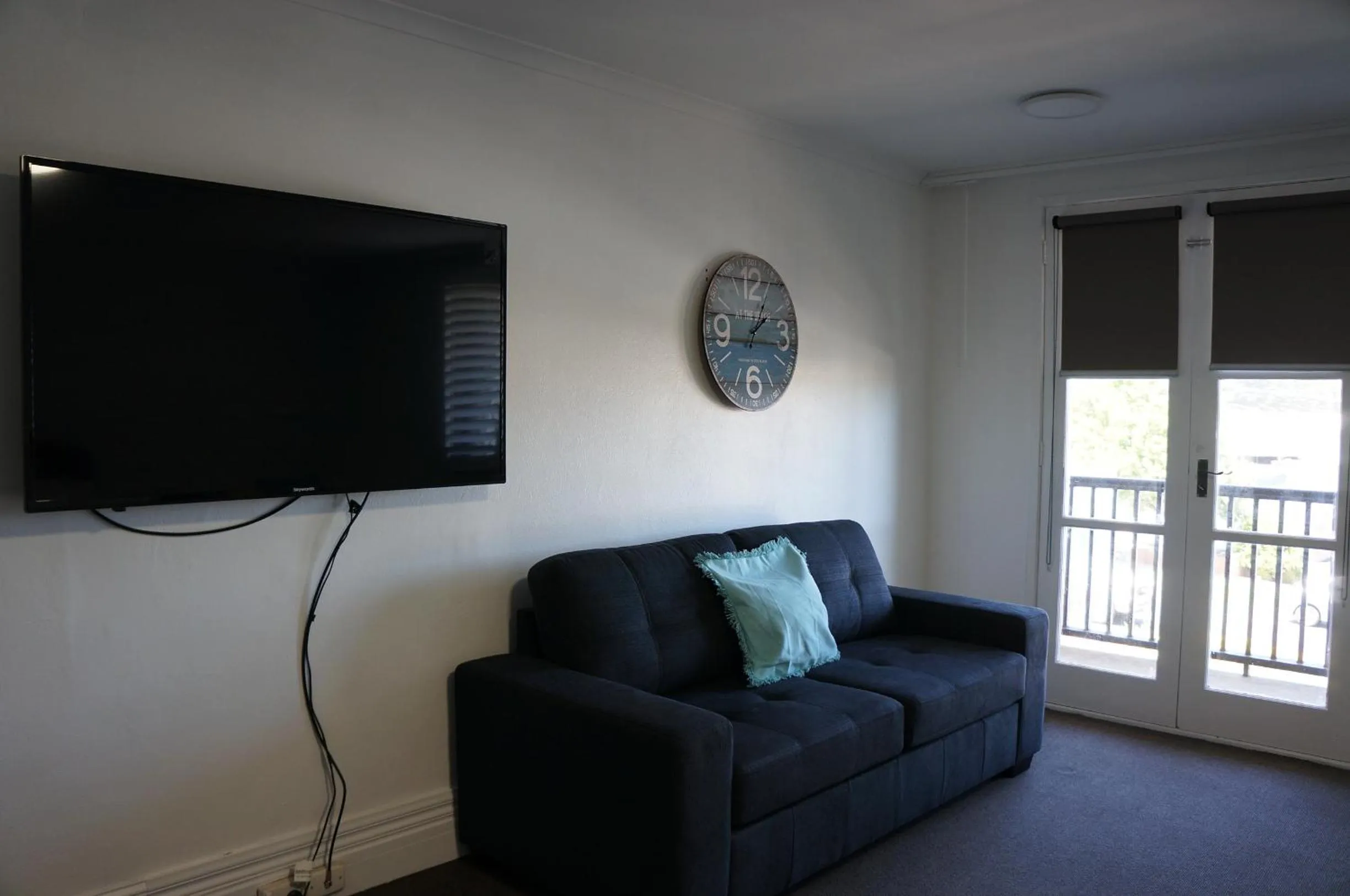 Waves Motel and Apartments